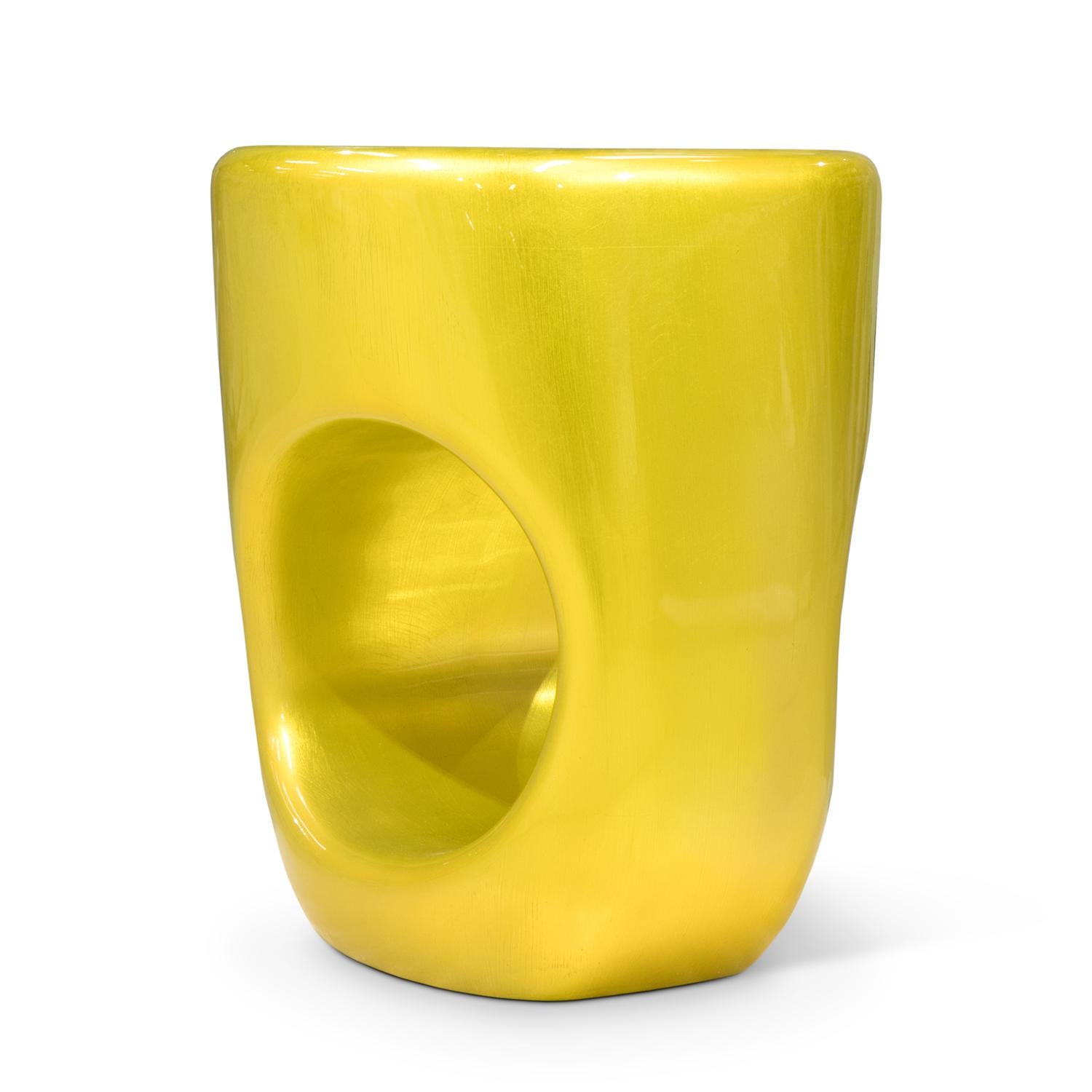 Fatto a mano Sgabello giallo intenso in vendita