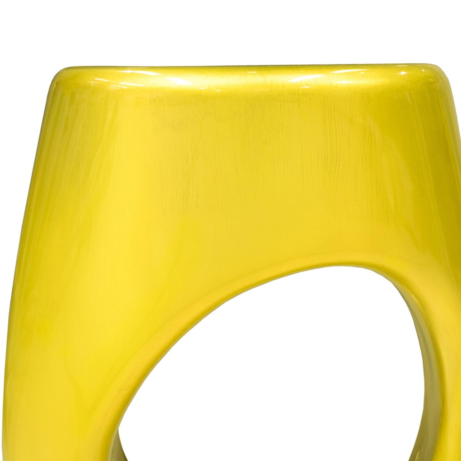Sgabello giallo intenso In condizioni Nuovo in vendita a Paris, FR