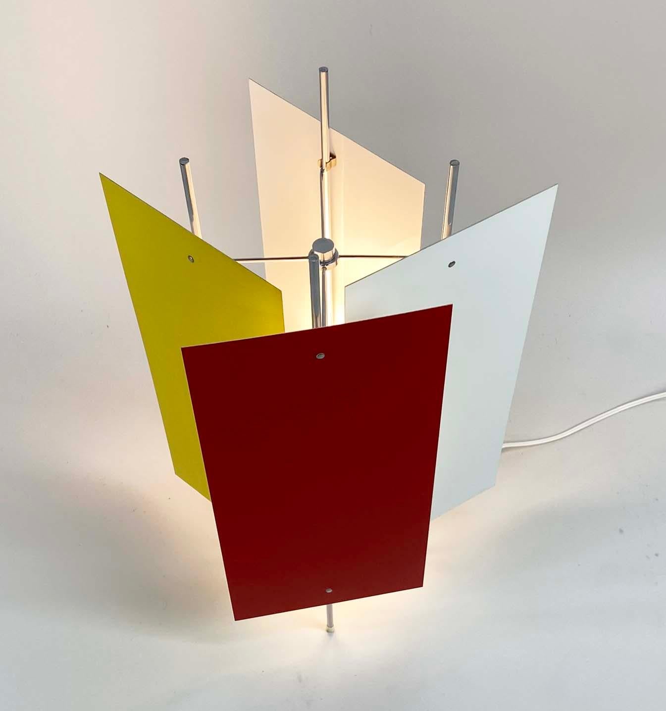 Interactive Vintage Table Lamp in the Style of Robert Gage For Sale 9
