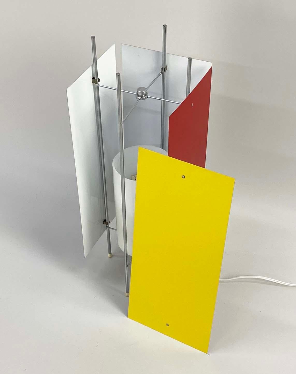 American Interactive Vintage Table Lamp in the Style of Robert Gage For Sale