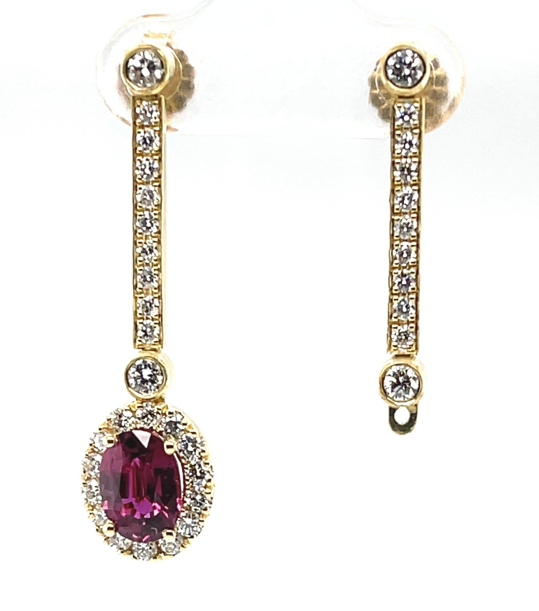 austauschbare Rubin-Tropfen-Ohrringe mit Diamant-Linienplatten aus 18 Karat Gelbgold Damen im Angebot
