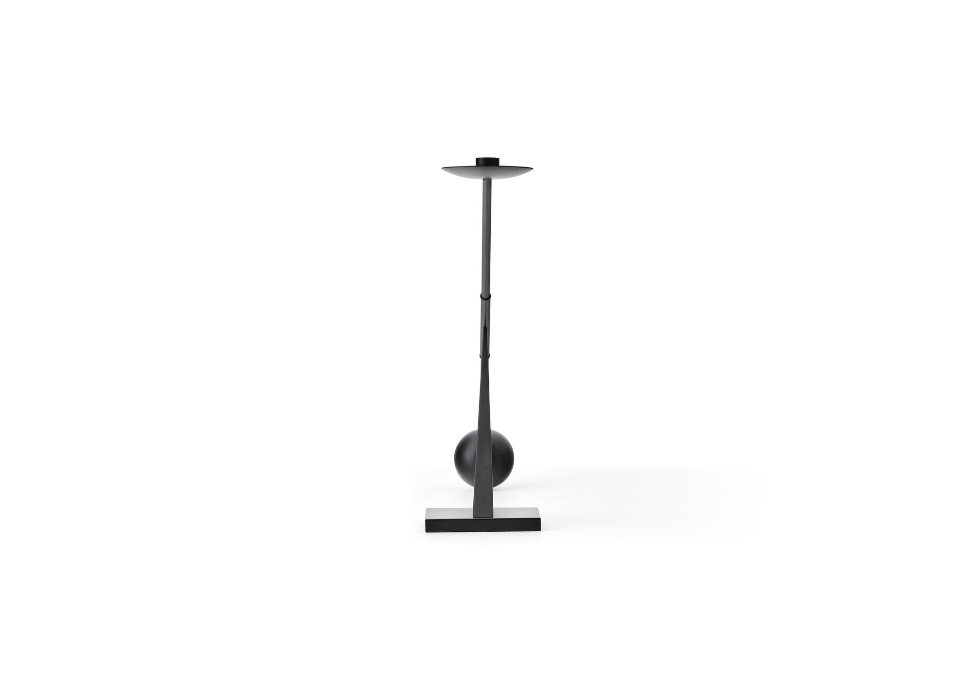 Interconnect Kerzenhalter aus schwarzem Stahl von Colin King für Audo (Chinesisch) im Angebot