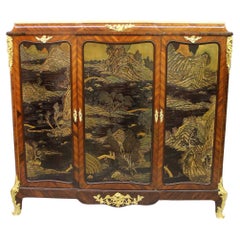 Intéressant meuble de rangement chinoiserie du 19ème siècle monté sur bronze doré de L. Bontemps