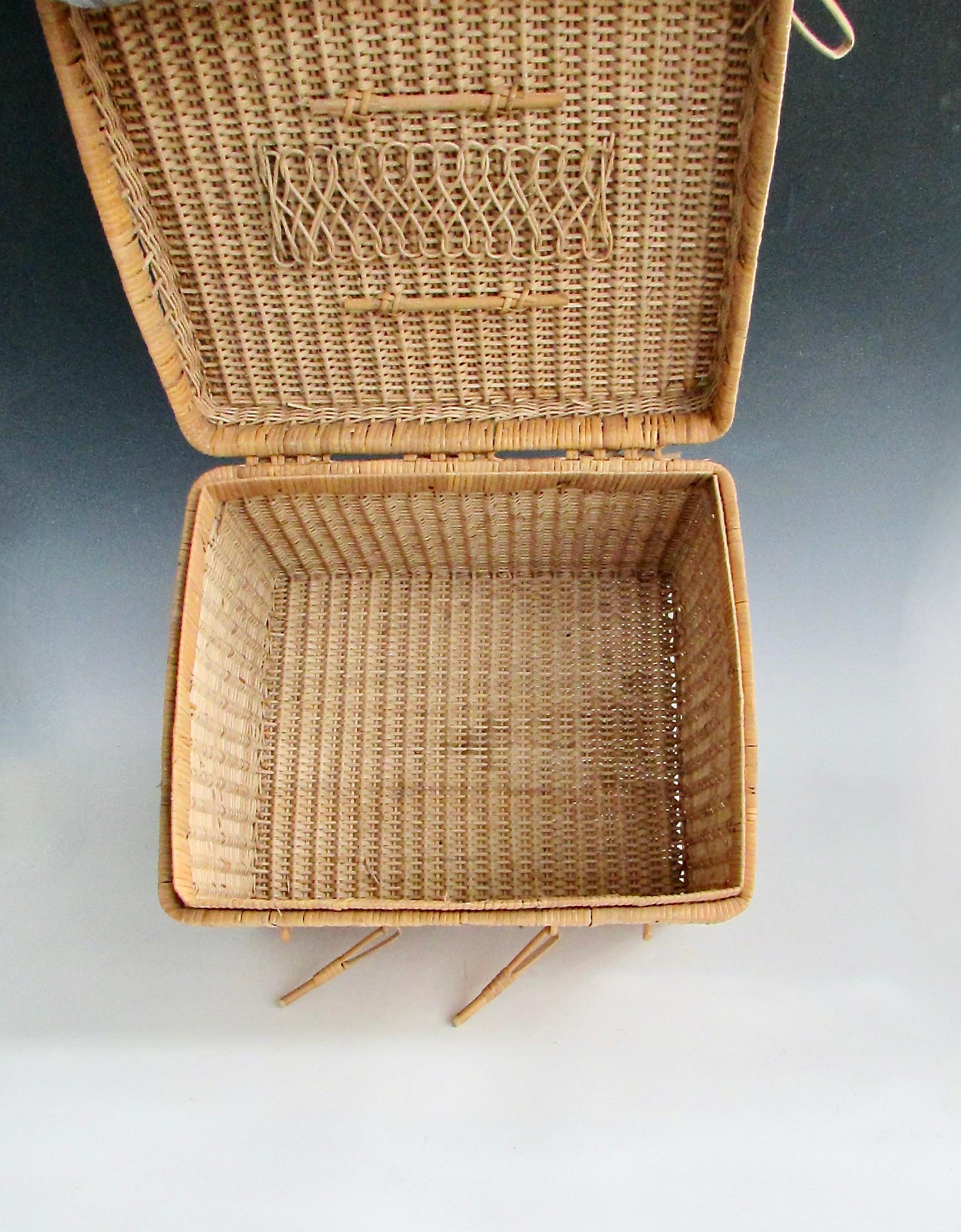 Arts and Crafts Interesting and decorative wicker picnic basket For Sale