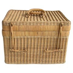 Panier de picnic en osier intéressant et décoratif