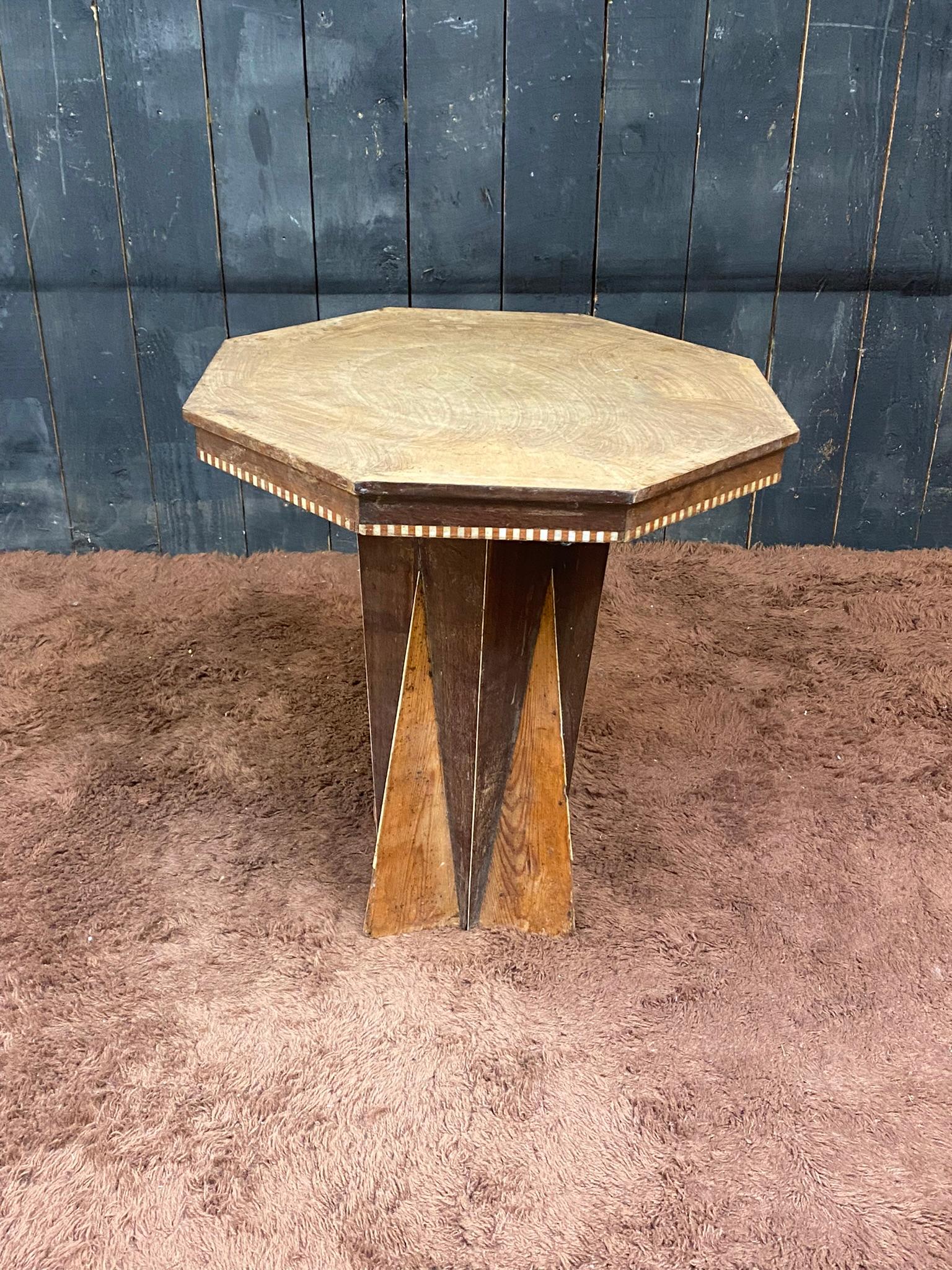 European Interesting Art Deco Africanist Pedestal Table, circa 1930 For Sale