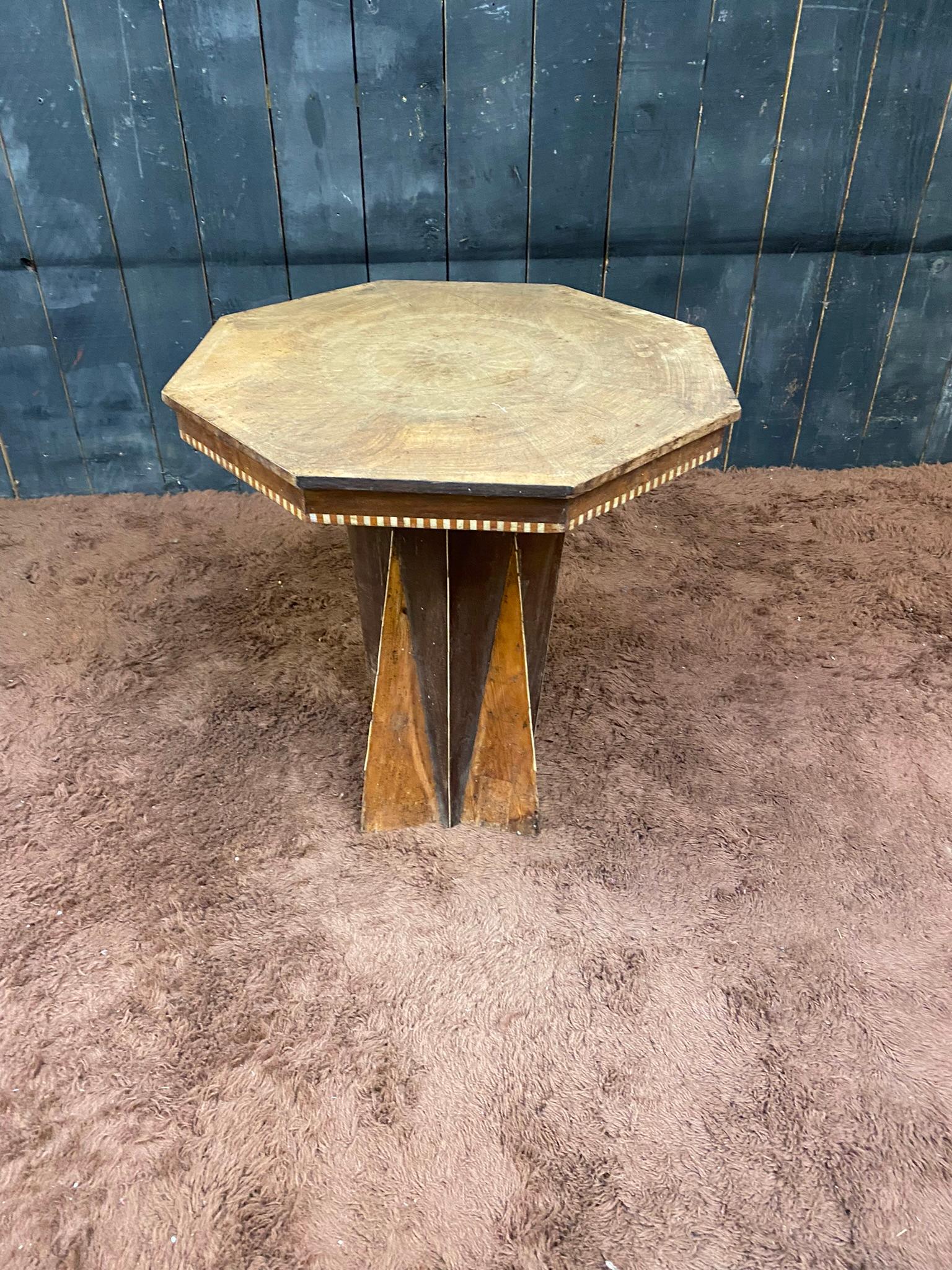 Interesting Art Deco Africanist Pedestal Table, circa 1930 For Sale 1