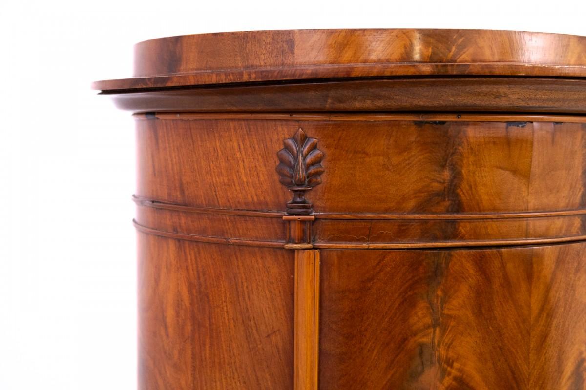 XIXe siècle Intéressante commode Biedermeier, Europe du Nord, vers 1860. en vente