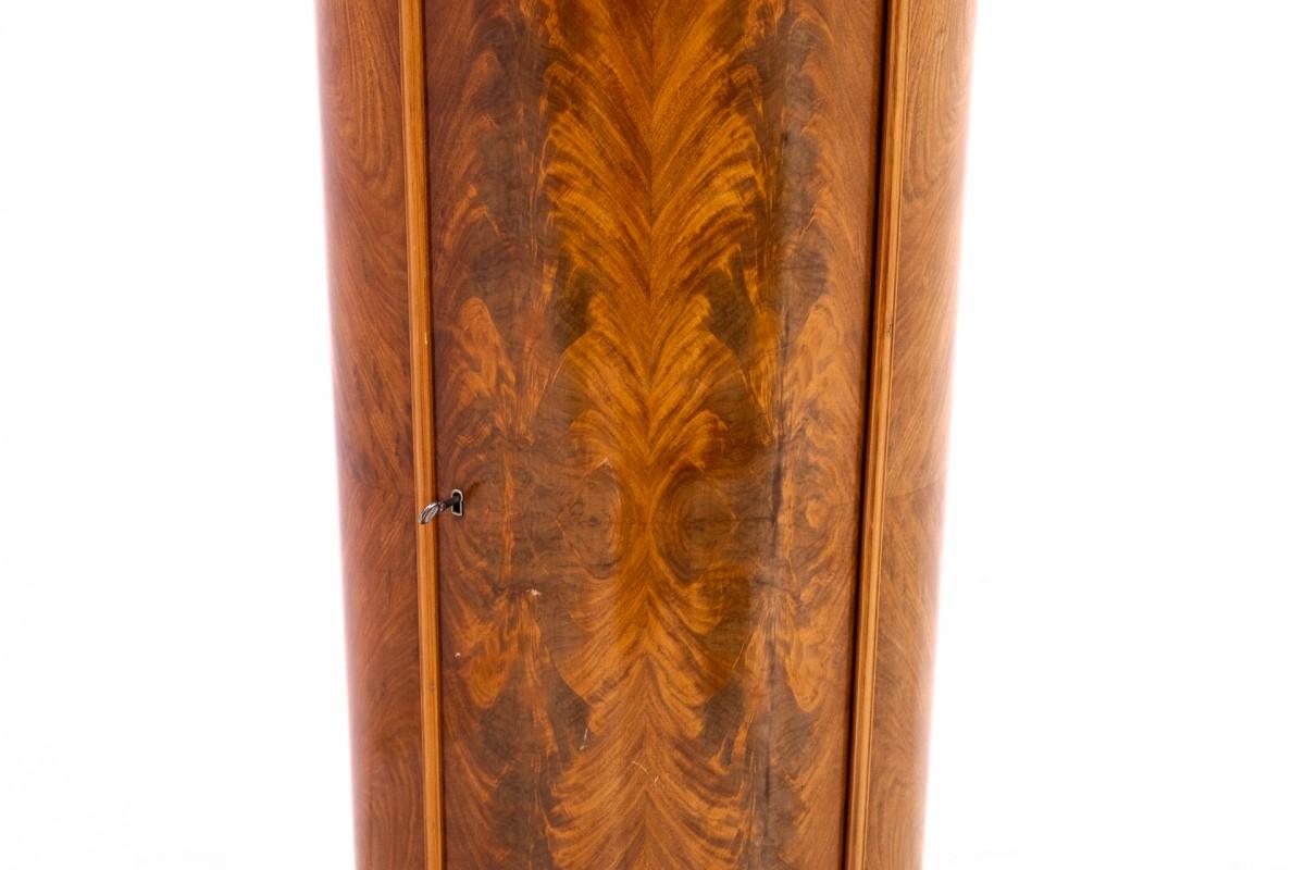 Acajou Intéressante commode Biedermeier, Europe du Nord, vers 1860. en vente