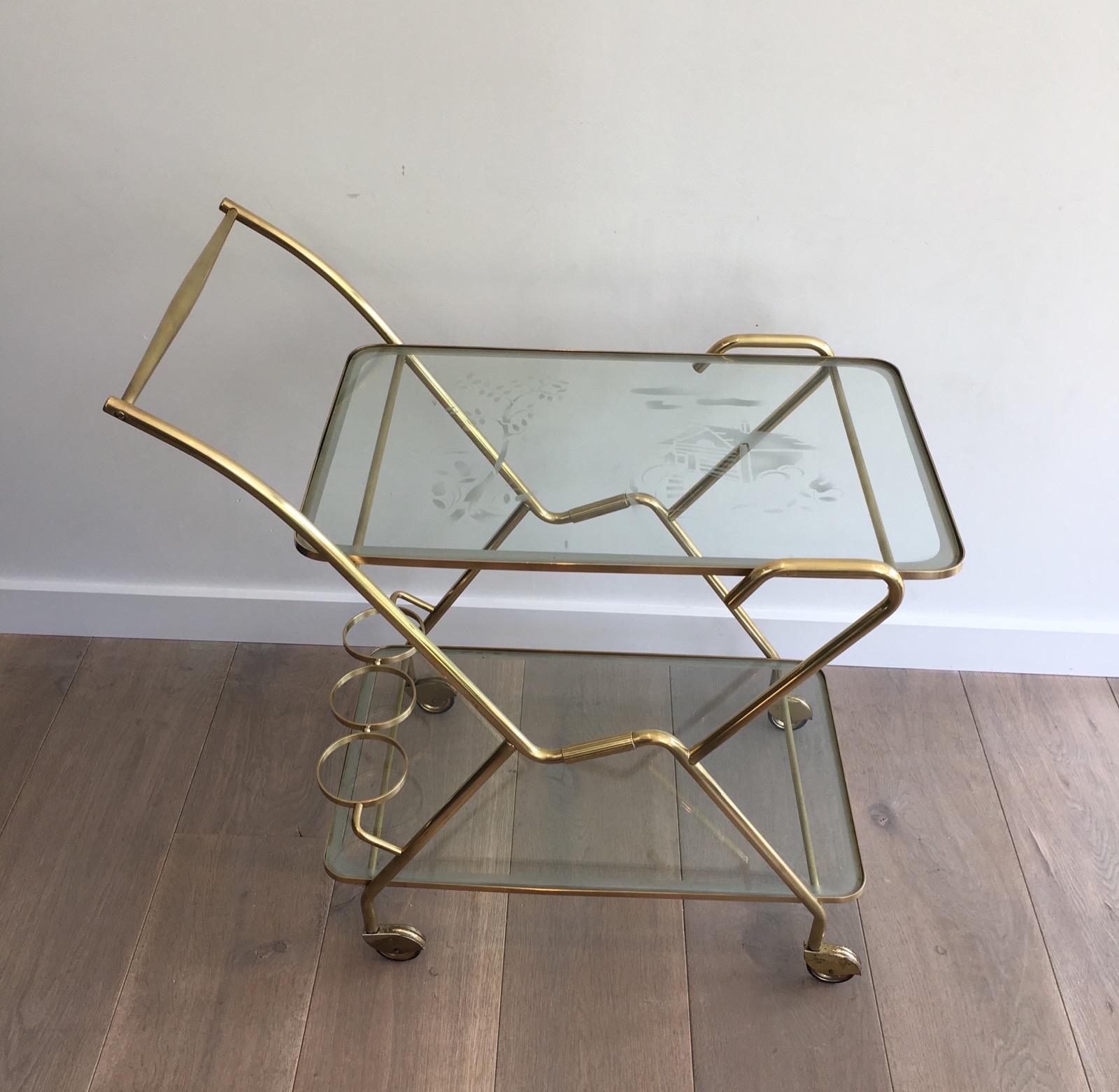 Mid-Century Modern Interesting Italian Design Brass and Engraved Glass Drinks Trolley, circa 1950 For Sale