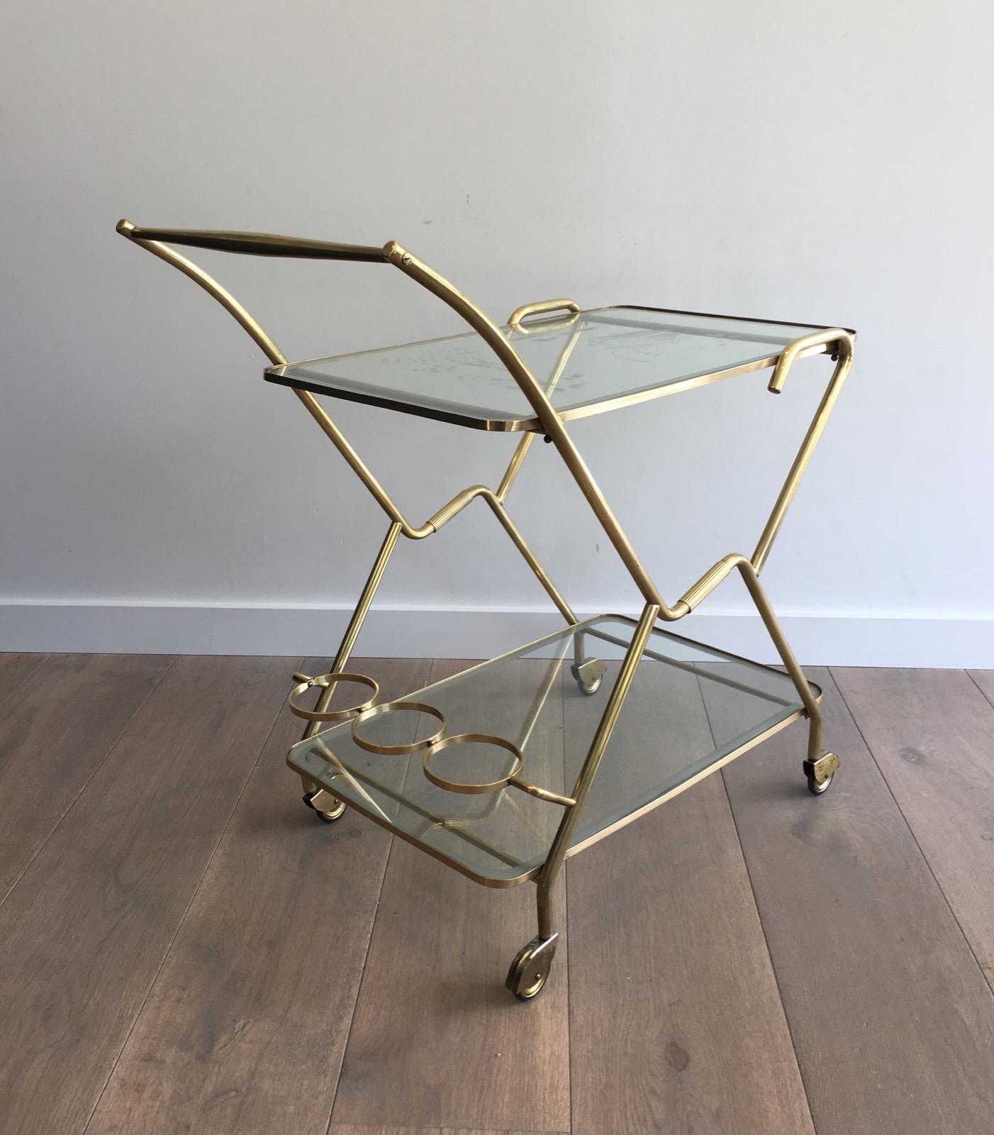 French Interesting Italian Design Brass and Engraved Glass Drinks Trolley, circa 1950 For Sale