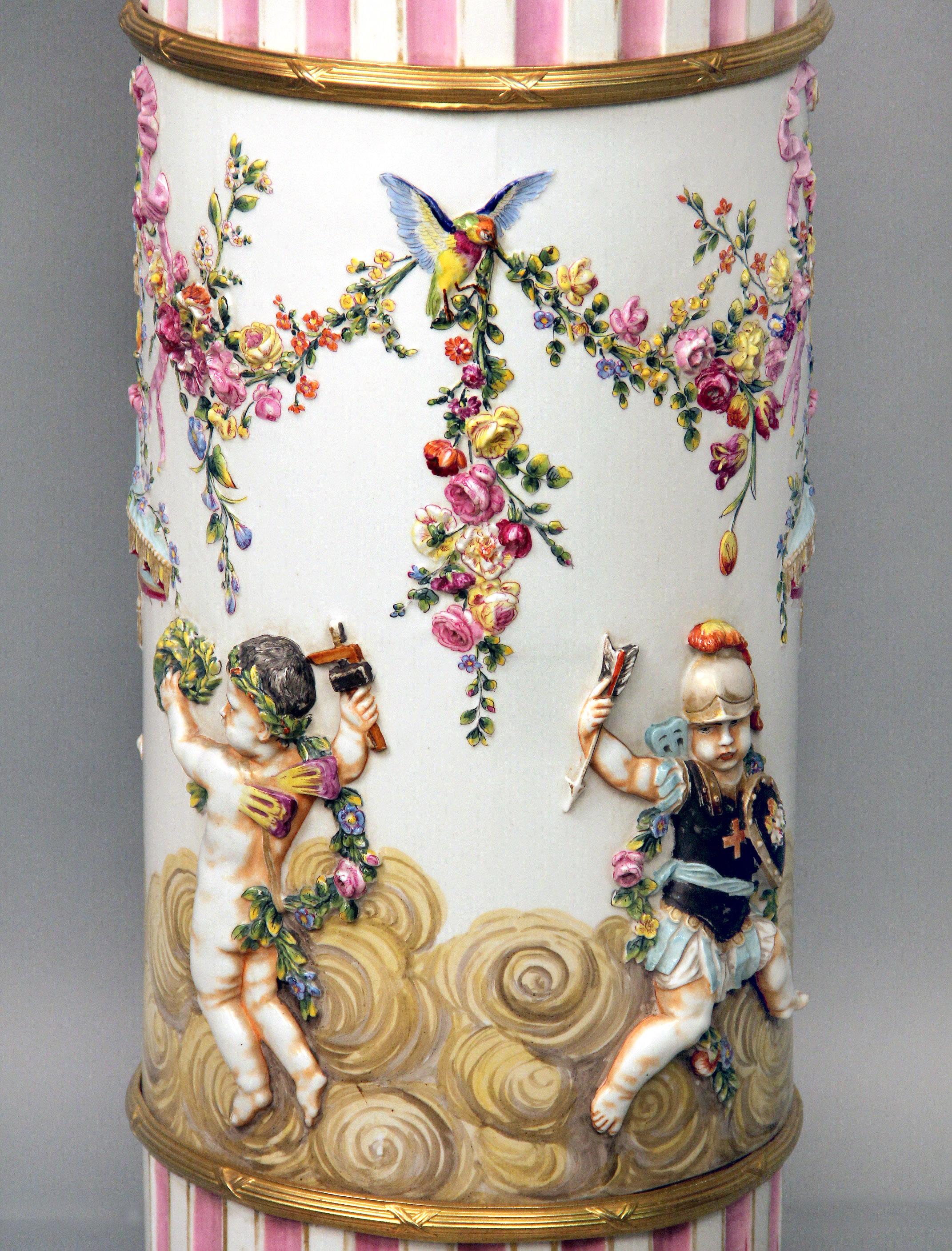 Interesting Late 19th Century Italian Capodimonte Porcelain Vase and Pedestal In Good Condition For Sale In New York, NY