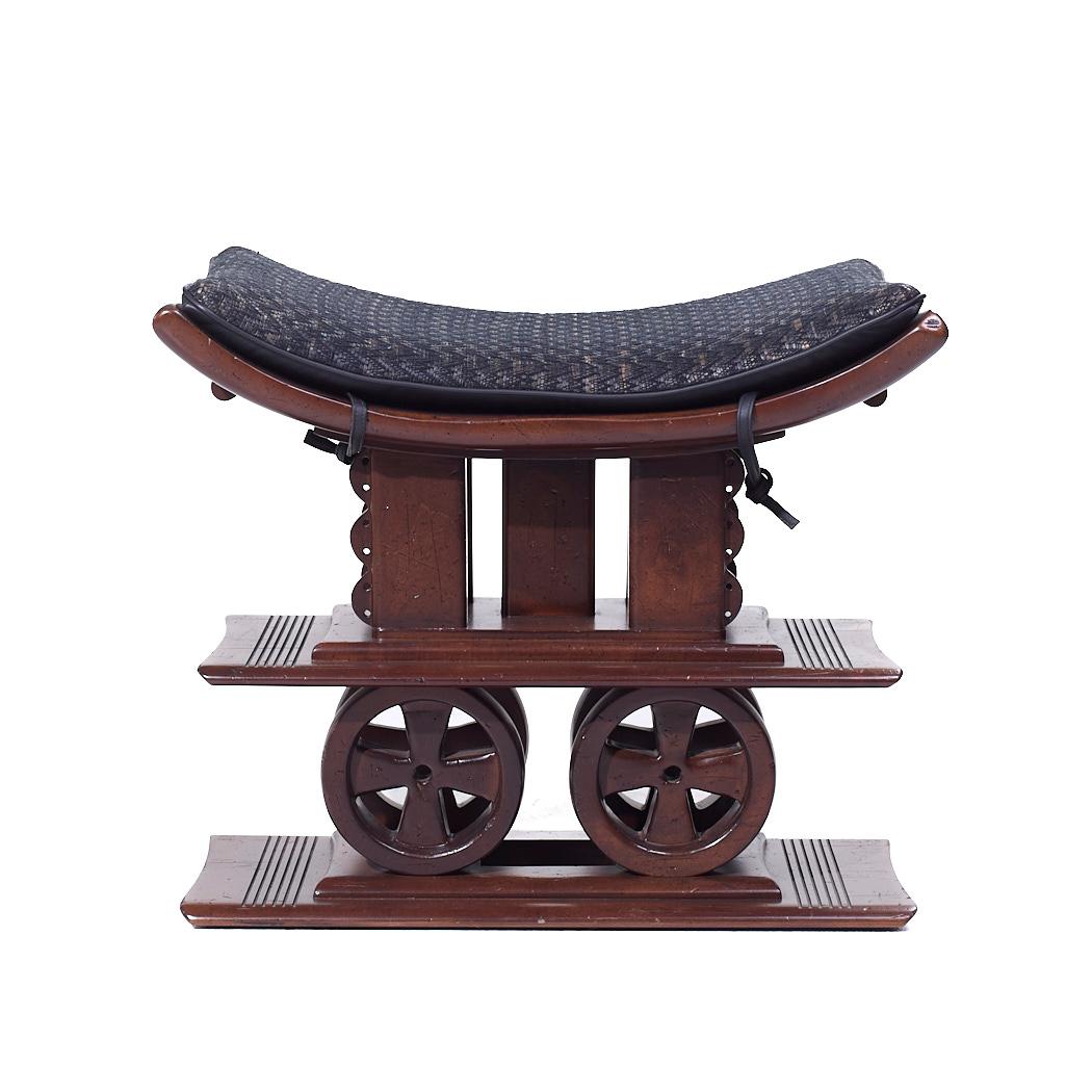 Interior Crafts André Groult Style Bench

Ce banc mesure : 27,5 de large x 16 de profond x 23,25 de haut

Nous prenons nos photos dans un studio à éclairage contrôlé afin de montrer le plus de détails possible. Nous n'éliminons pas les imperfections