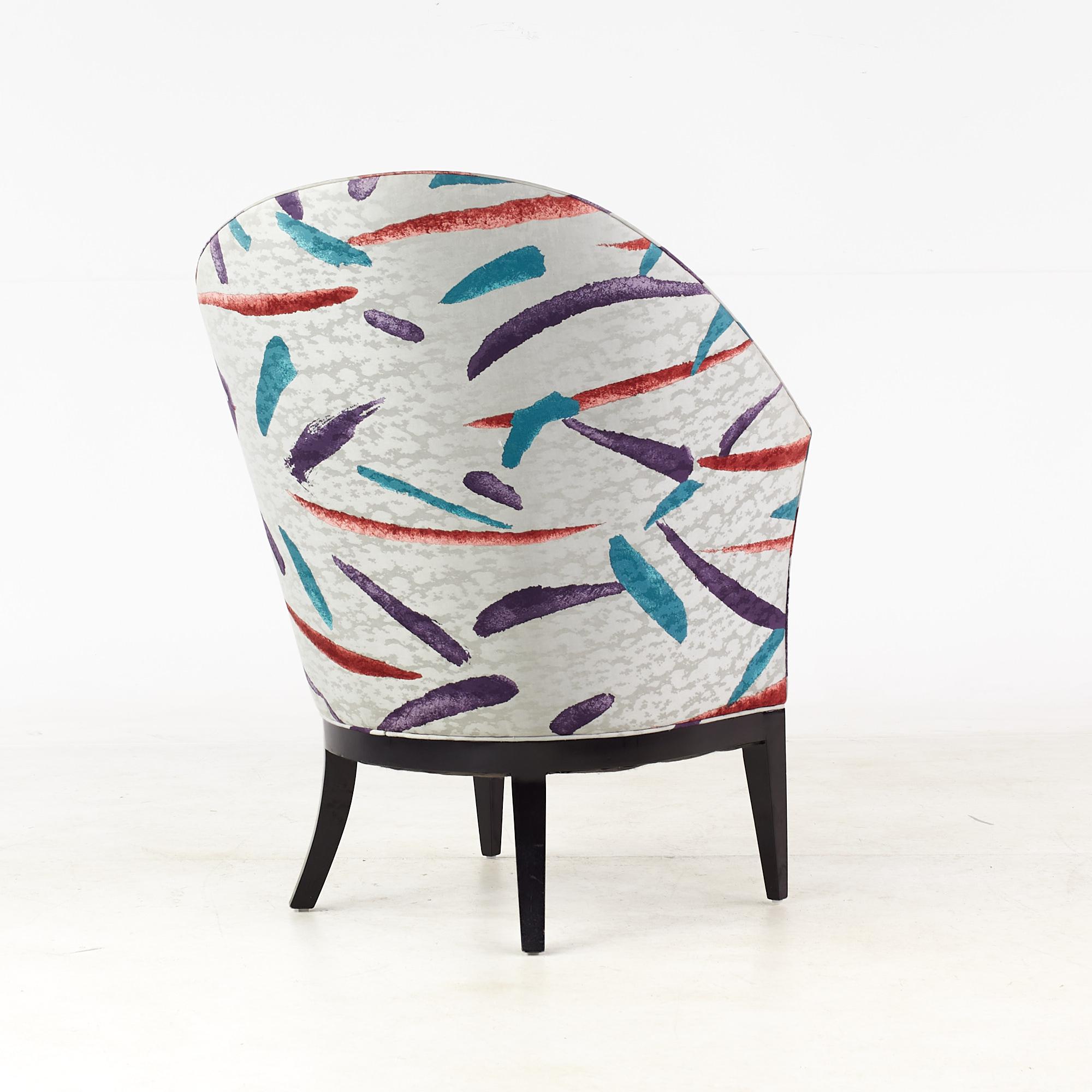 Tissu d'ameublement Paire de fauteuils de salon baril Interior Crafts en vente