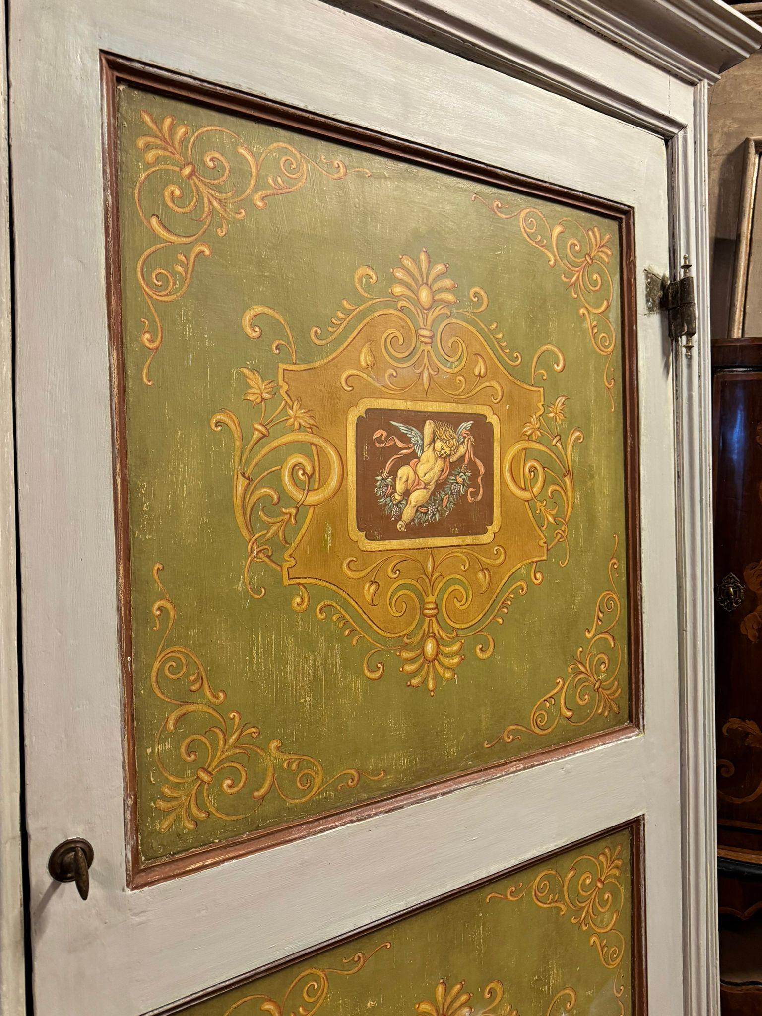 Puerta interior de madera lacada y pintada con querubines, Italia Pintado a mano en venta