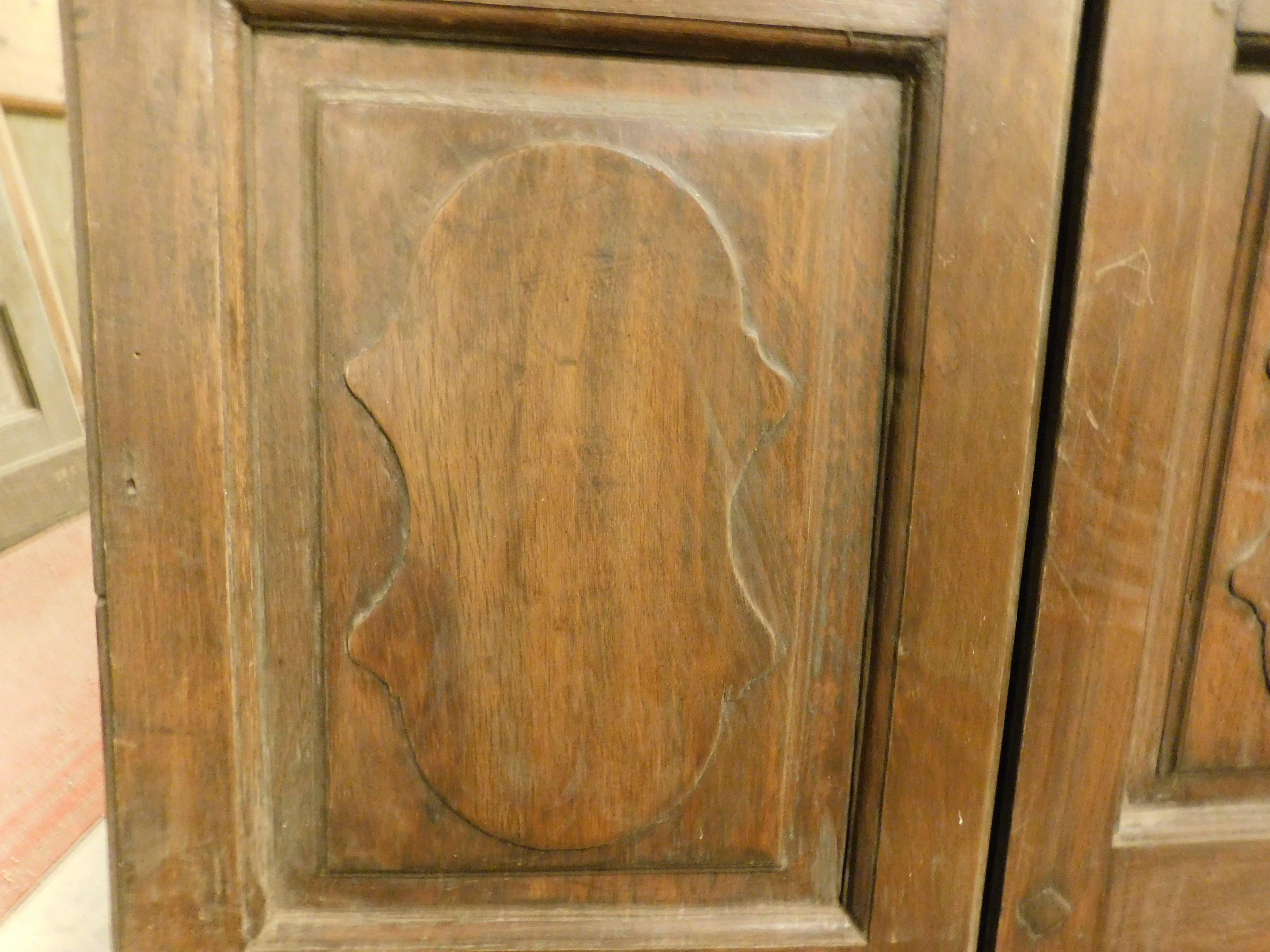 Porte intérieure en Wood Wood, deux vantaux avec panneaux sculptés, Italie en vente 2