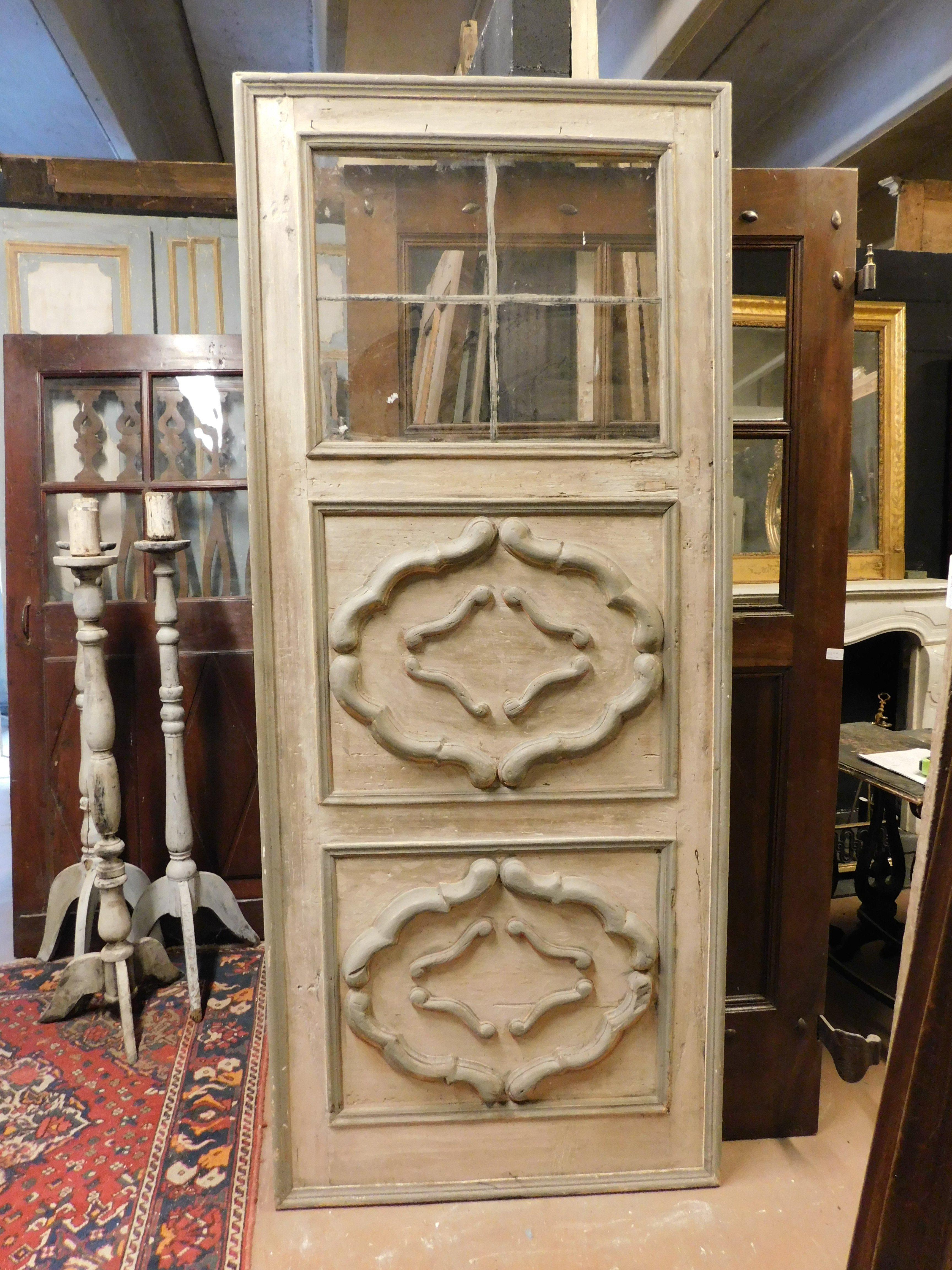 Puerta interior con paneles decorados y cristal, Italia Tallado a mano en venta