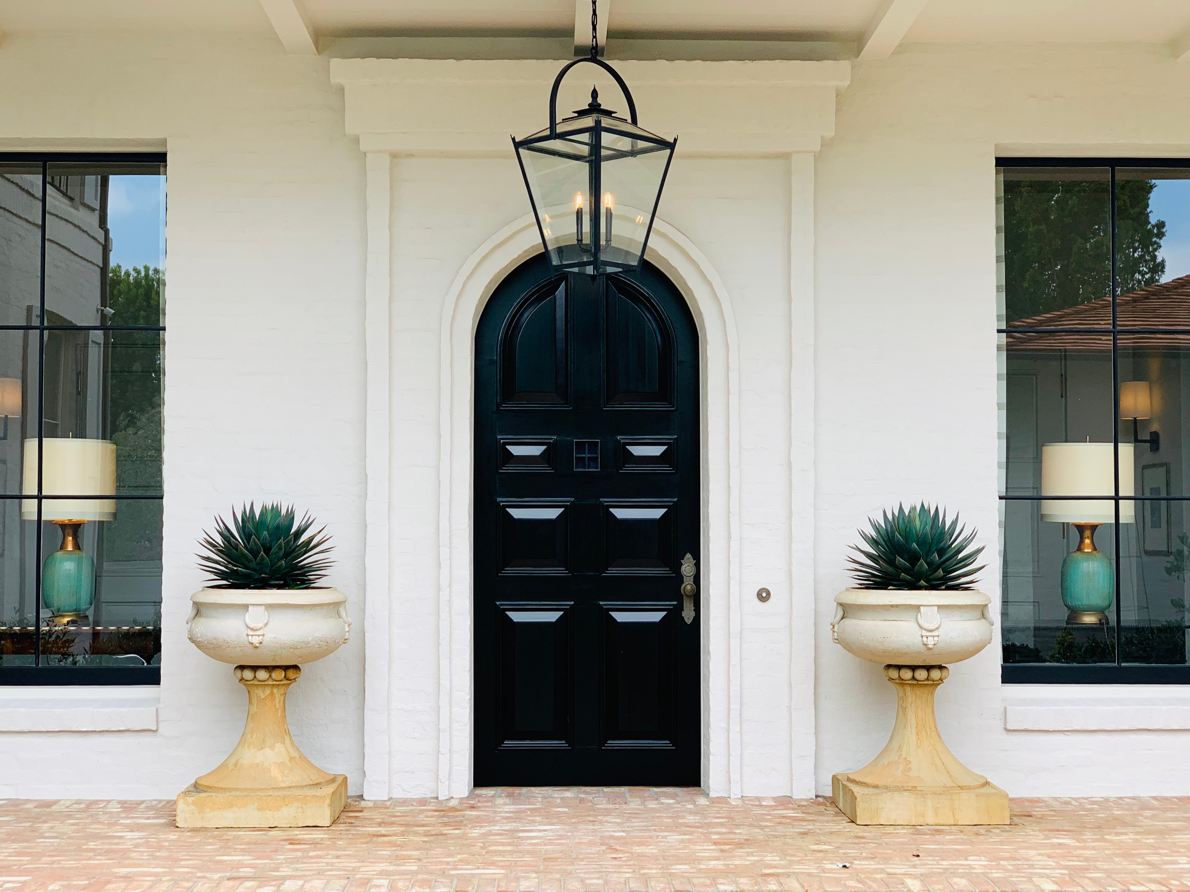 Apparecchio a sospensione a lanterna Coloniale Francese da interno o da esterno In condizioni Nuovo in vendita a Santa Paula, CA