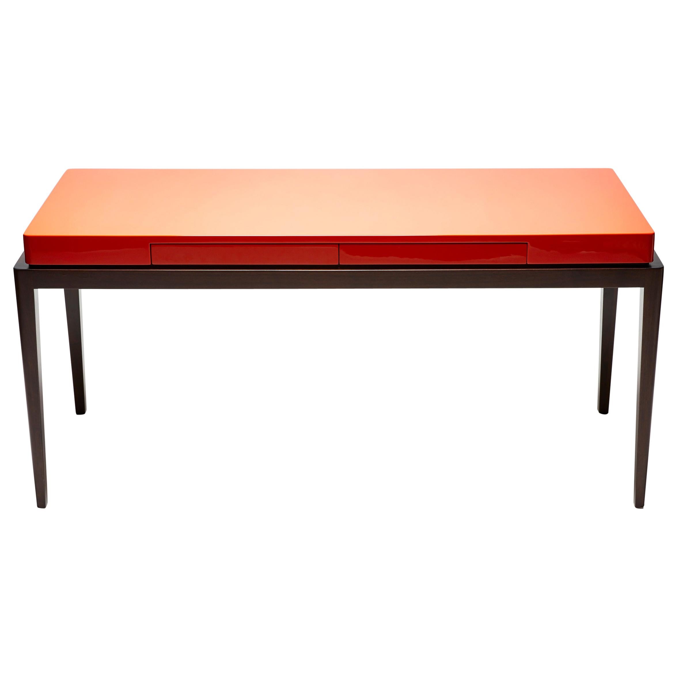 The perfect interior writing desk. Size : 140cm
Flat surface, smooth, purity of the line only asking to be inhabited. If it is a
console or a desk, TARA is a piece that distinguish itself with the power of its
minimalism. It is enough to dress up