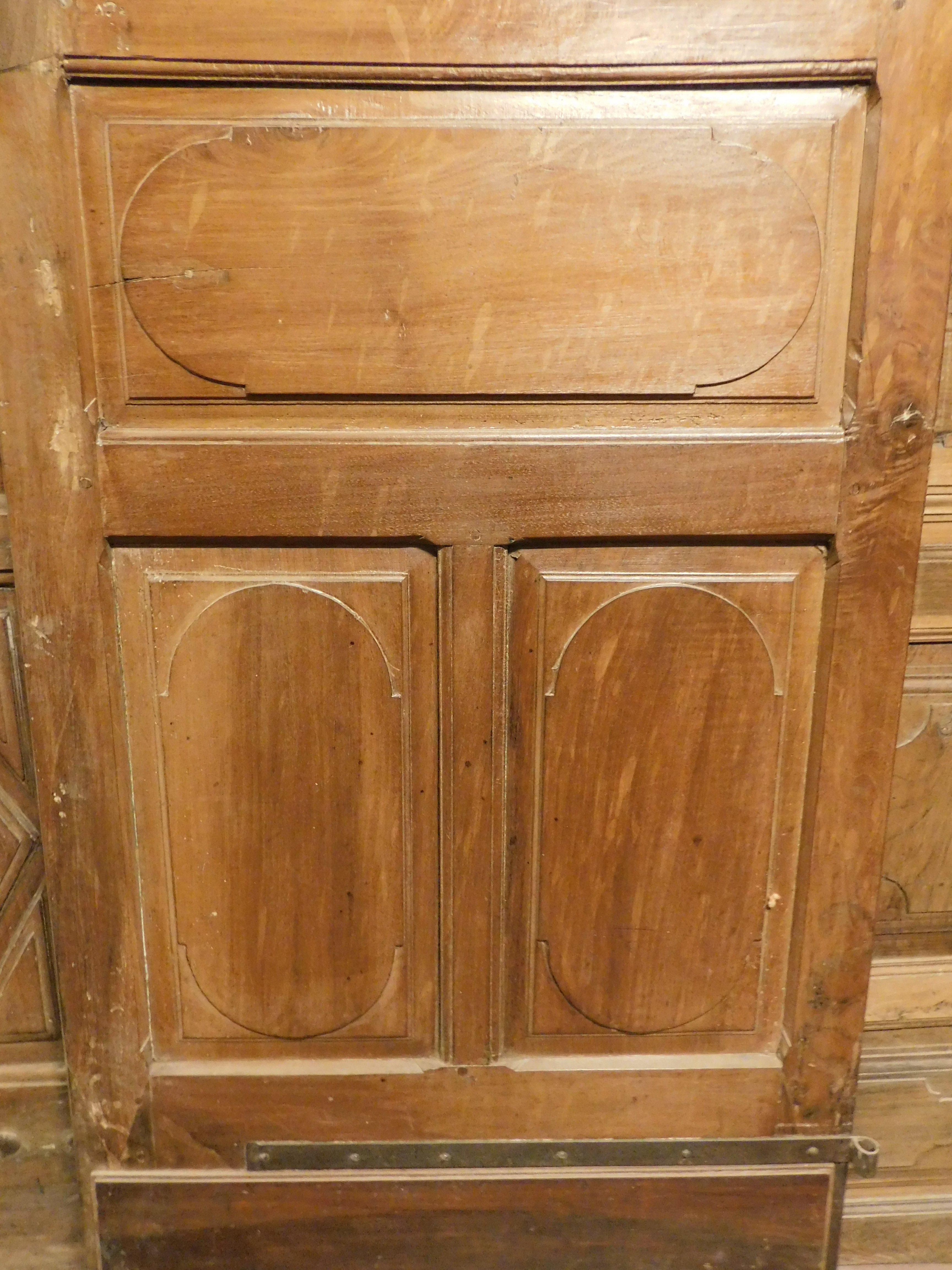 Interiornal old door, in walnut, richly carved on both sides, Milan (Italy) For Sale 3