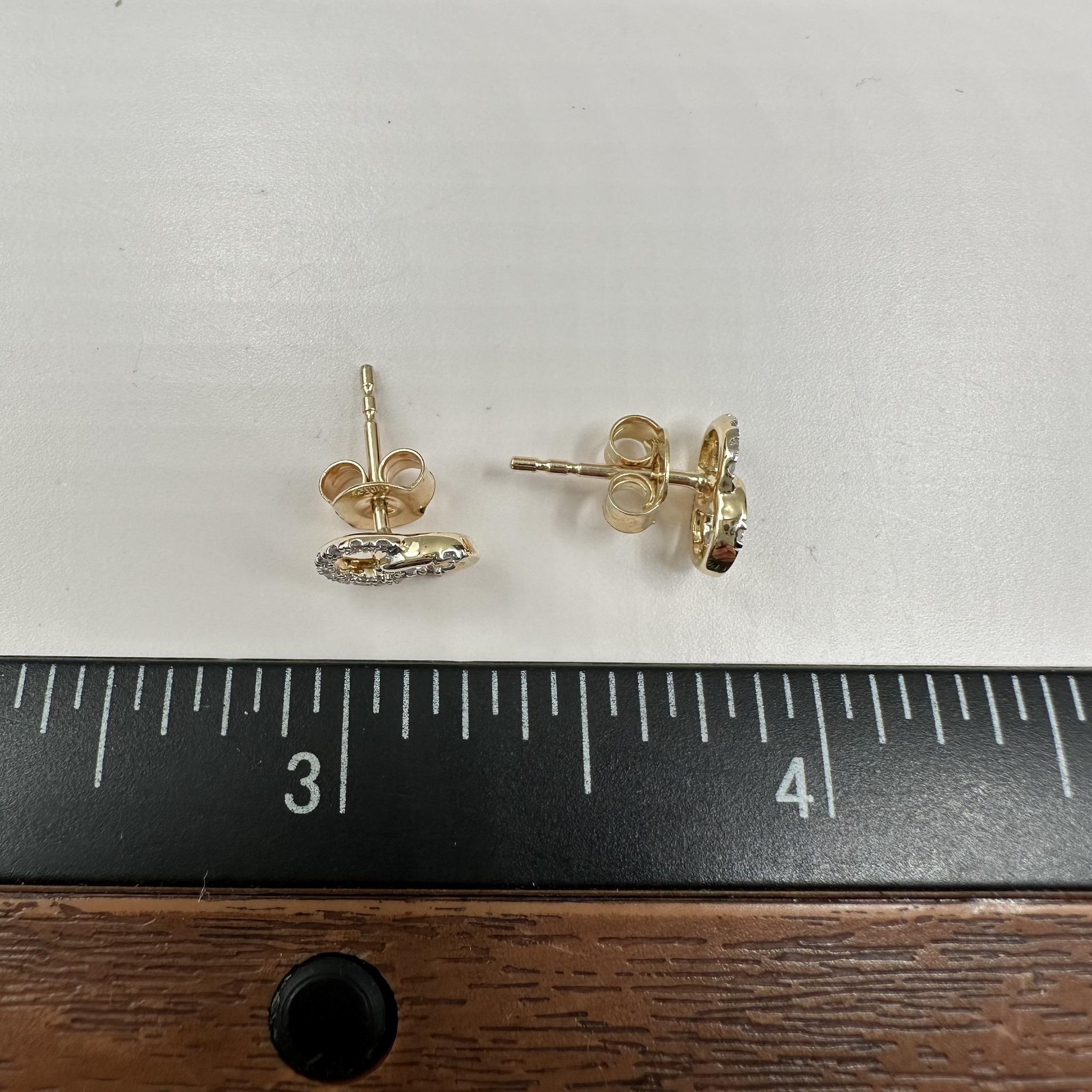 Donna Orecchini con diamanti a cerchio intrecciato in oro giallo 10kt - 0,10ctw, nuovi in vendita