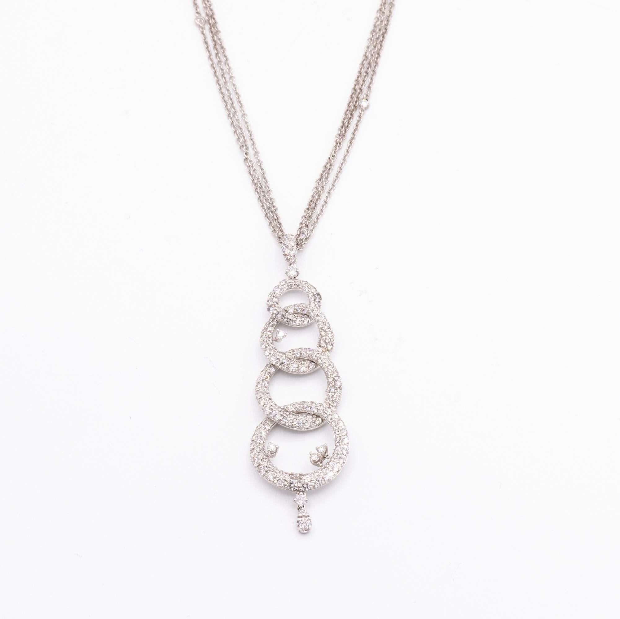 Interlocking Circle Diamond Pendant In New Condition In Princeton, NJ