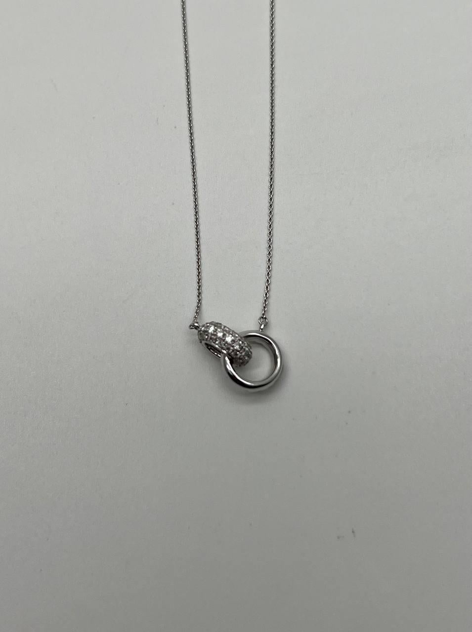 Taglio misto Anelli a cerchio Whiting Motivo aureola con diamanti Collana in oro bianco 18 carati in vendita