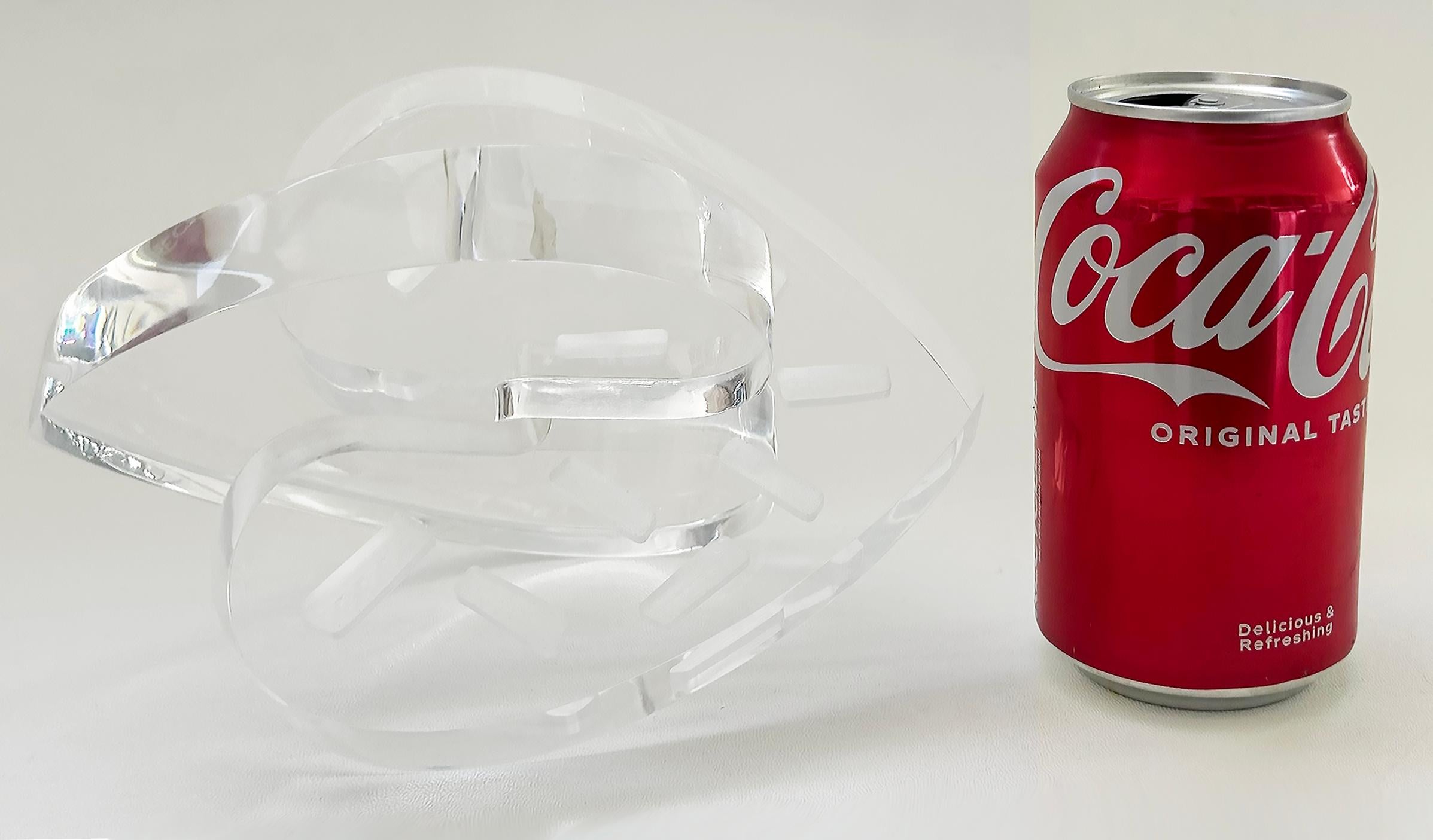 Scultura d'amore in lucite trasparente con cuori intrecciati dell'artista Michael Gitter in vendita 3