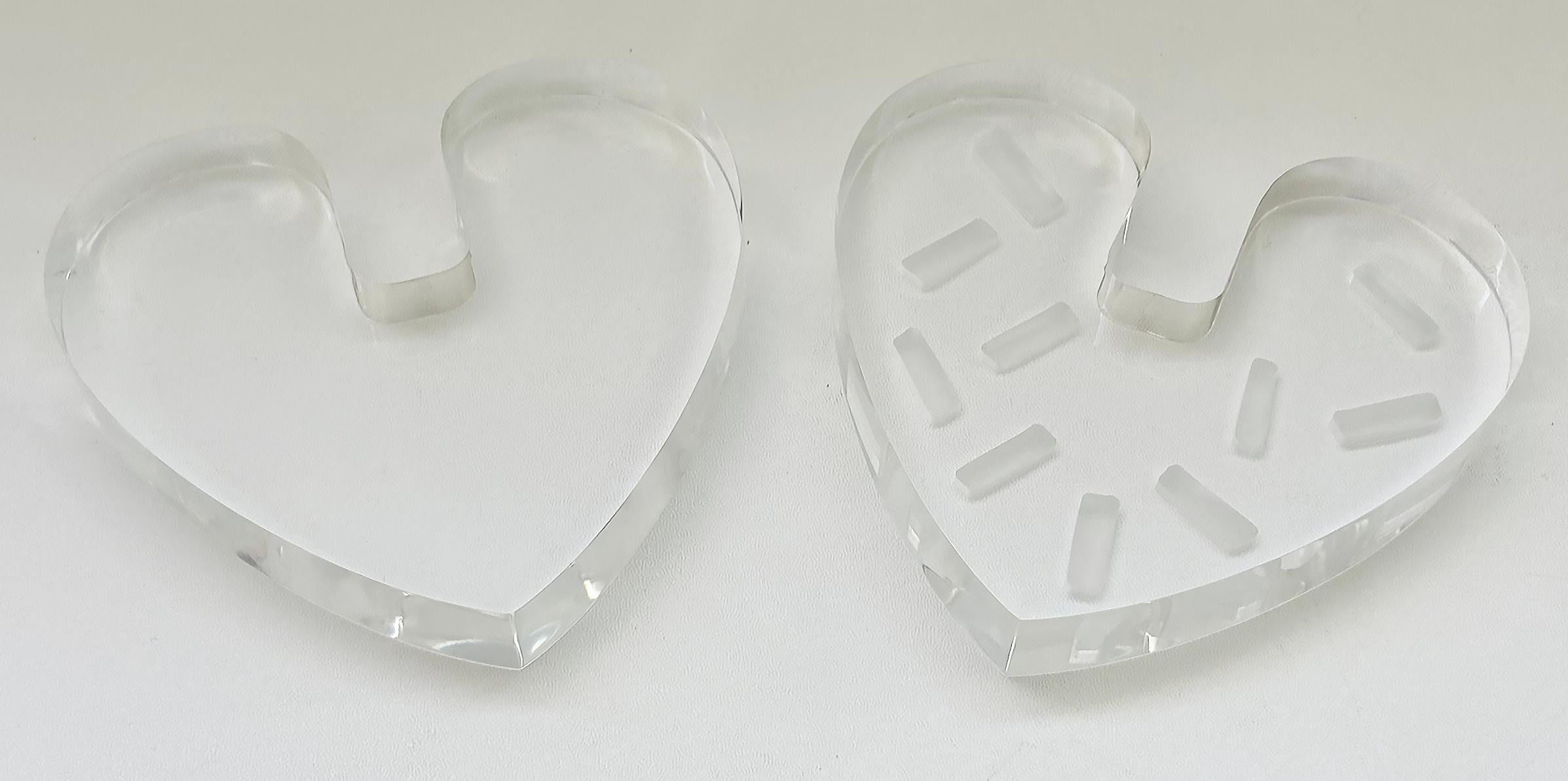 Scultura d'amore in lucite trasparente con cuori intrecciati dell'artista Michael Gitter in vendita 5