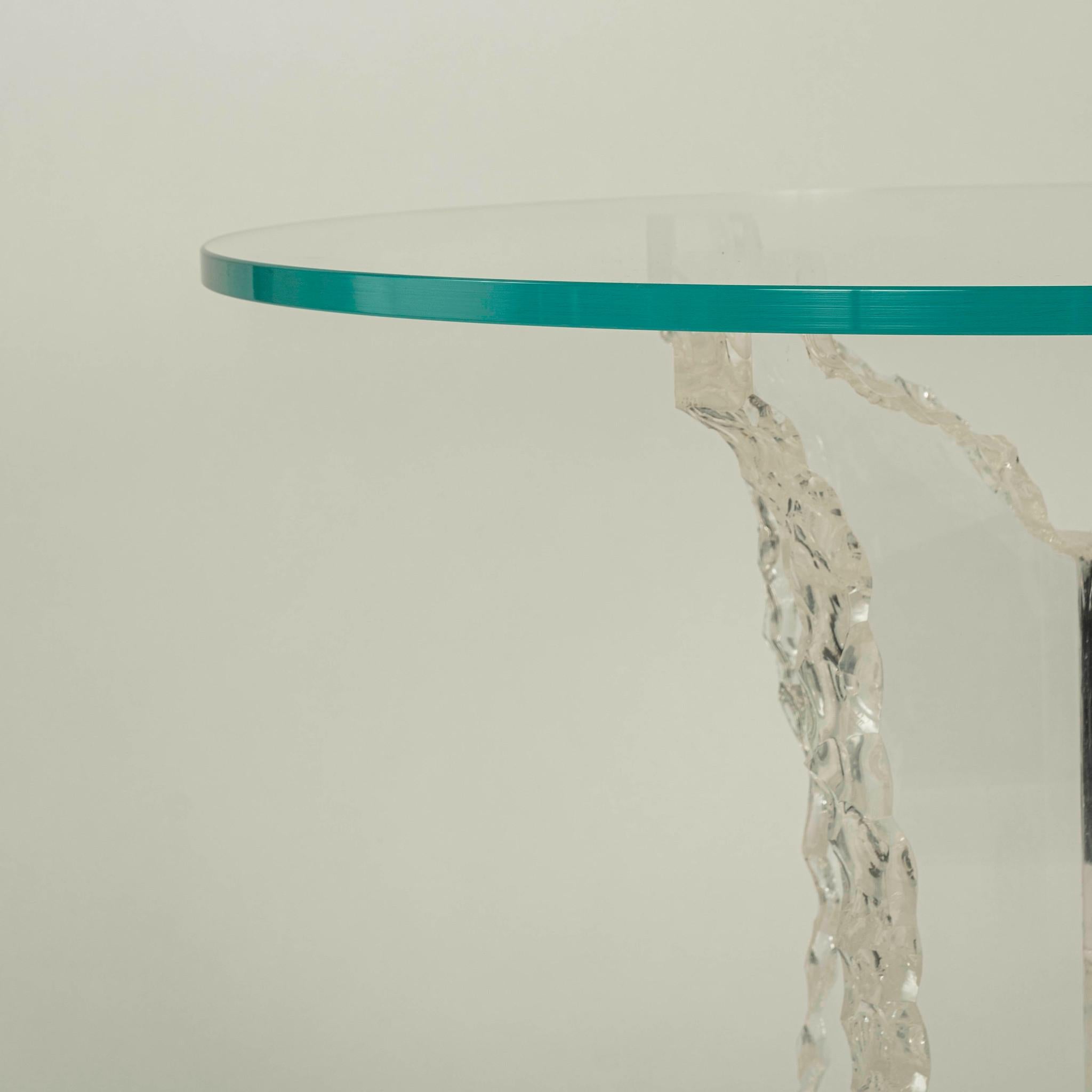 Interlocking Ice Lucite Center Table In Good Condition For Sale In Houston, TX