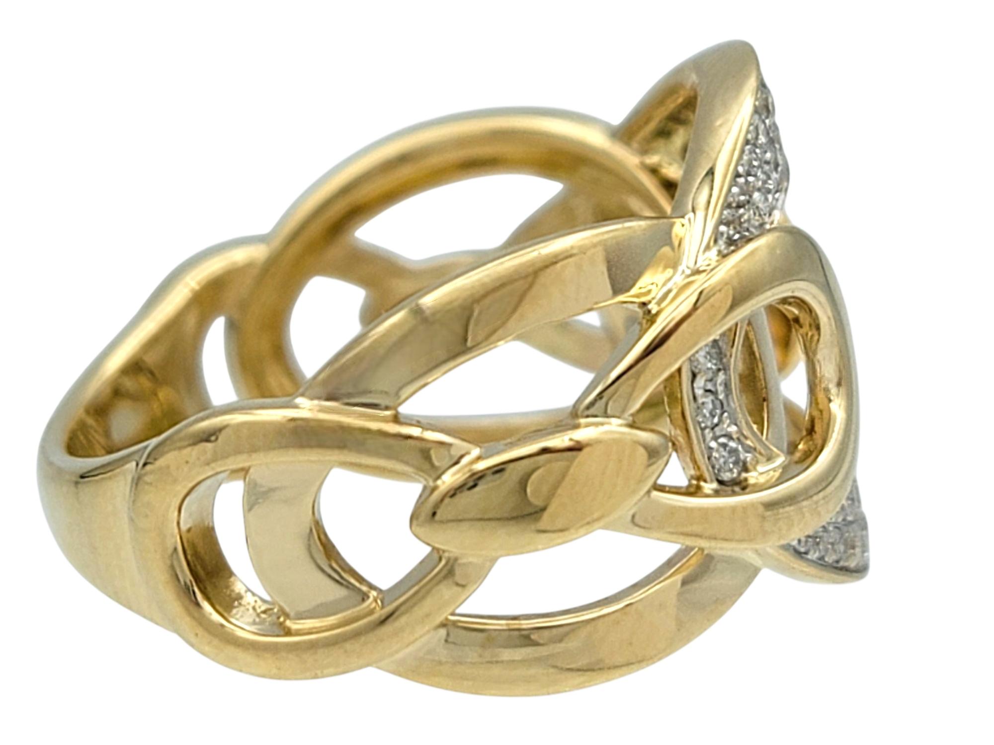 Interlocking Open Circle Motif Pavé Diamond Band Ring in 14 Karat Yellow Gold (Rundschliff) im Angebot