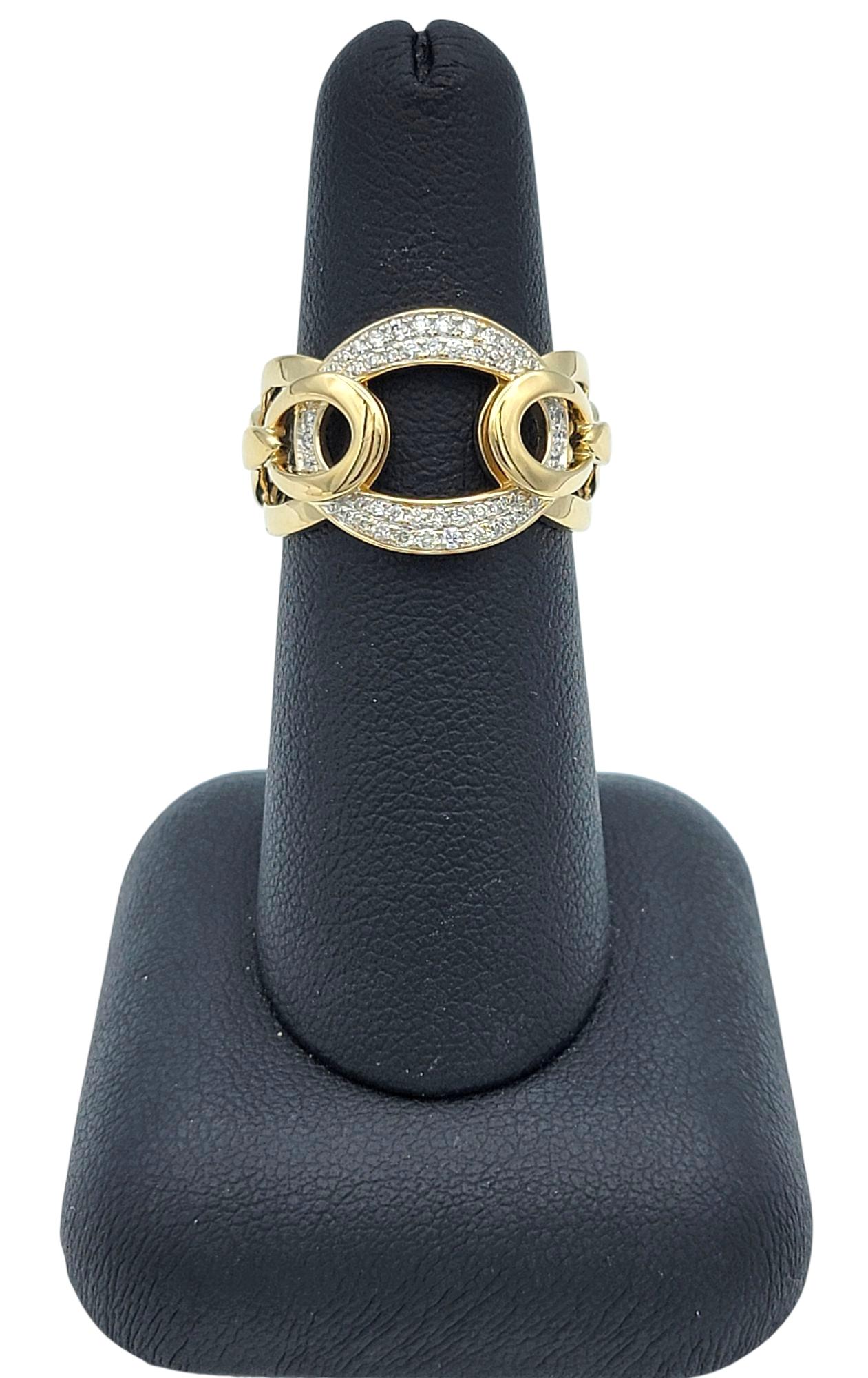 Interlocking Open Circle Motif Pavé Diamond Band Ring in 14 Karat Yellow Gold im Angebot 3