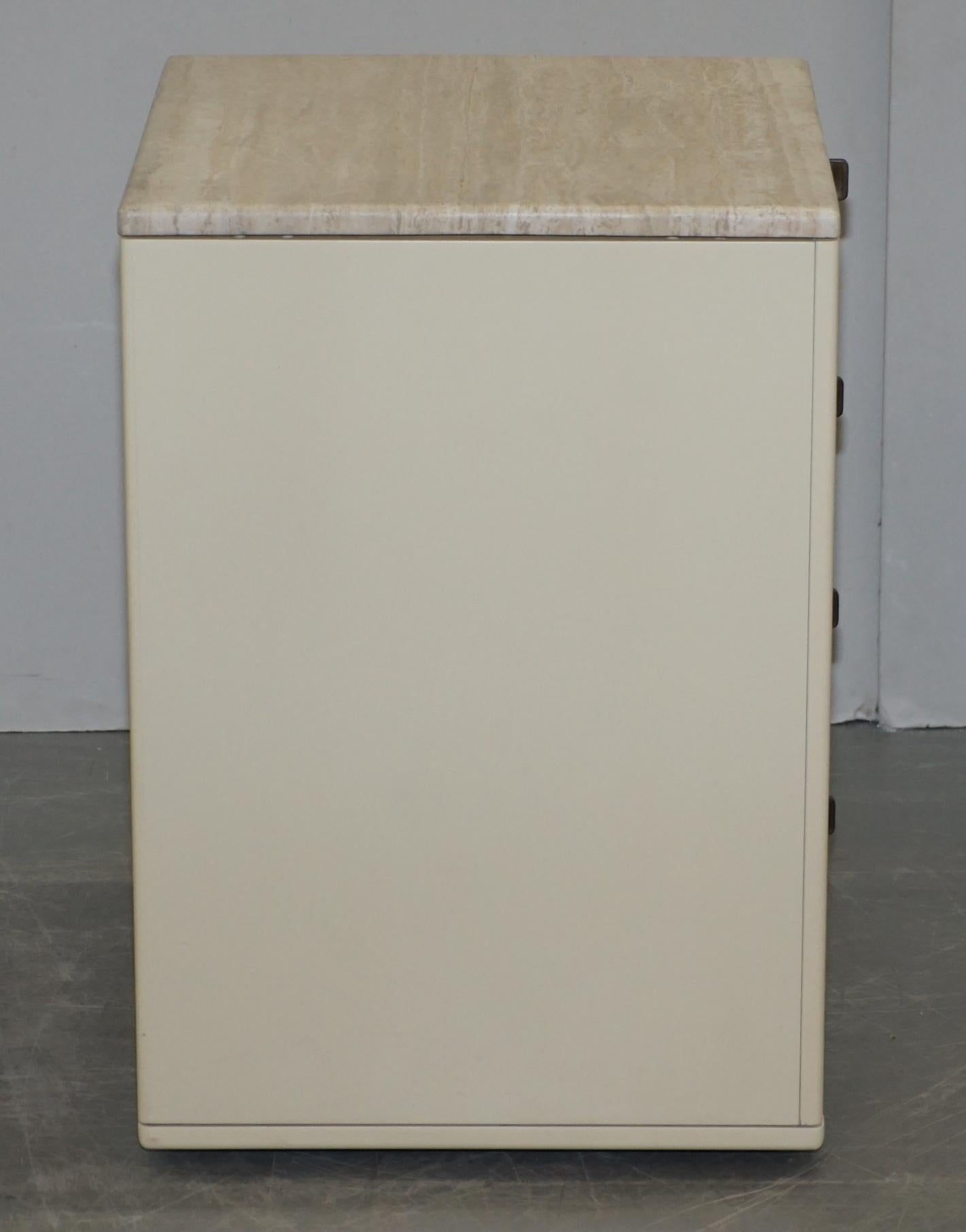 Interlubke commode et paire de tiroirs de chevet surmontés de marbre, fabriqués en Allemagne en vente 9