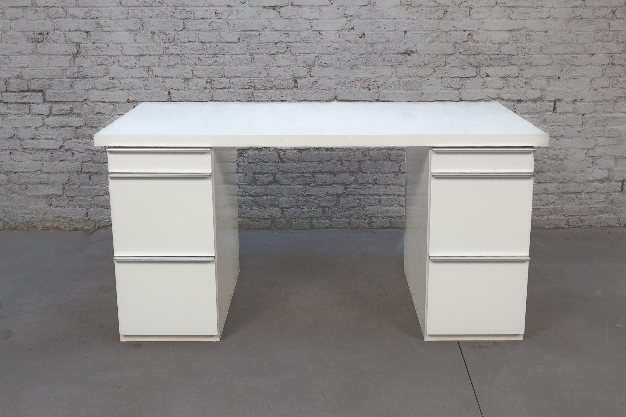 Interlübke White Laminate Desk, 1980s, Germany. In Good Condition For Sale In Antwerp, BE