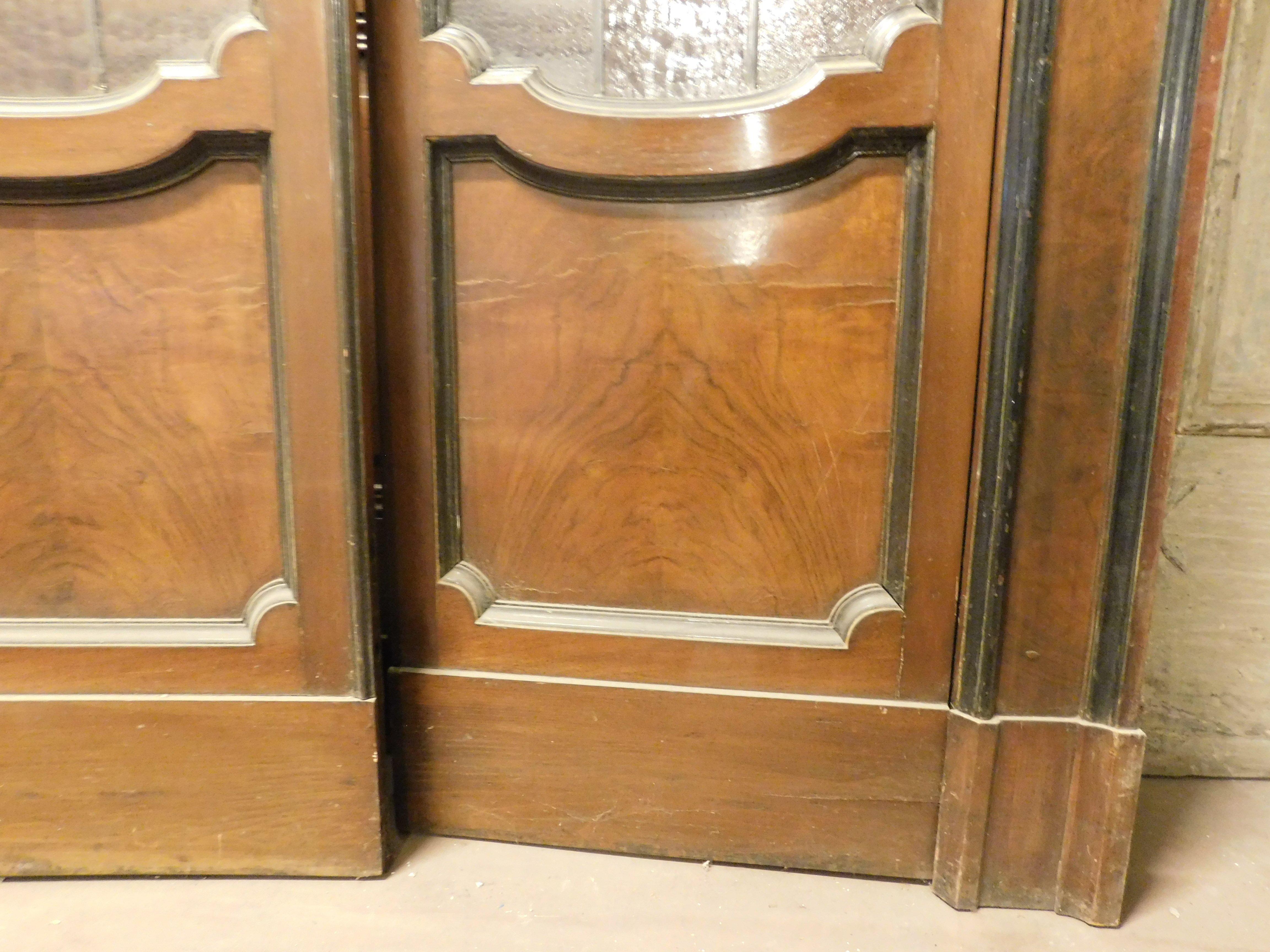 Porte interne en bois avec deux rallonges complètes de verre et de cadre, Milan en vente 3