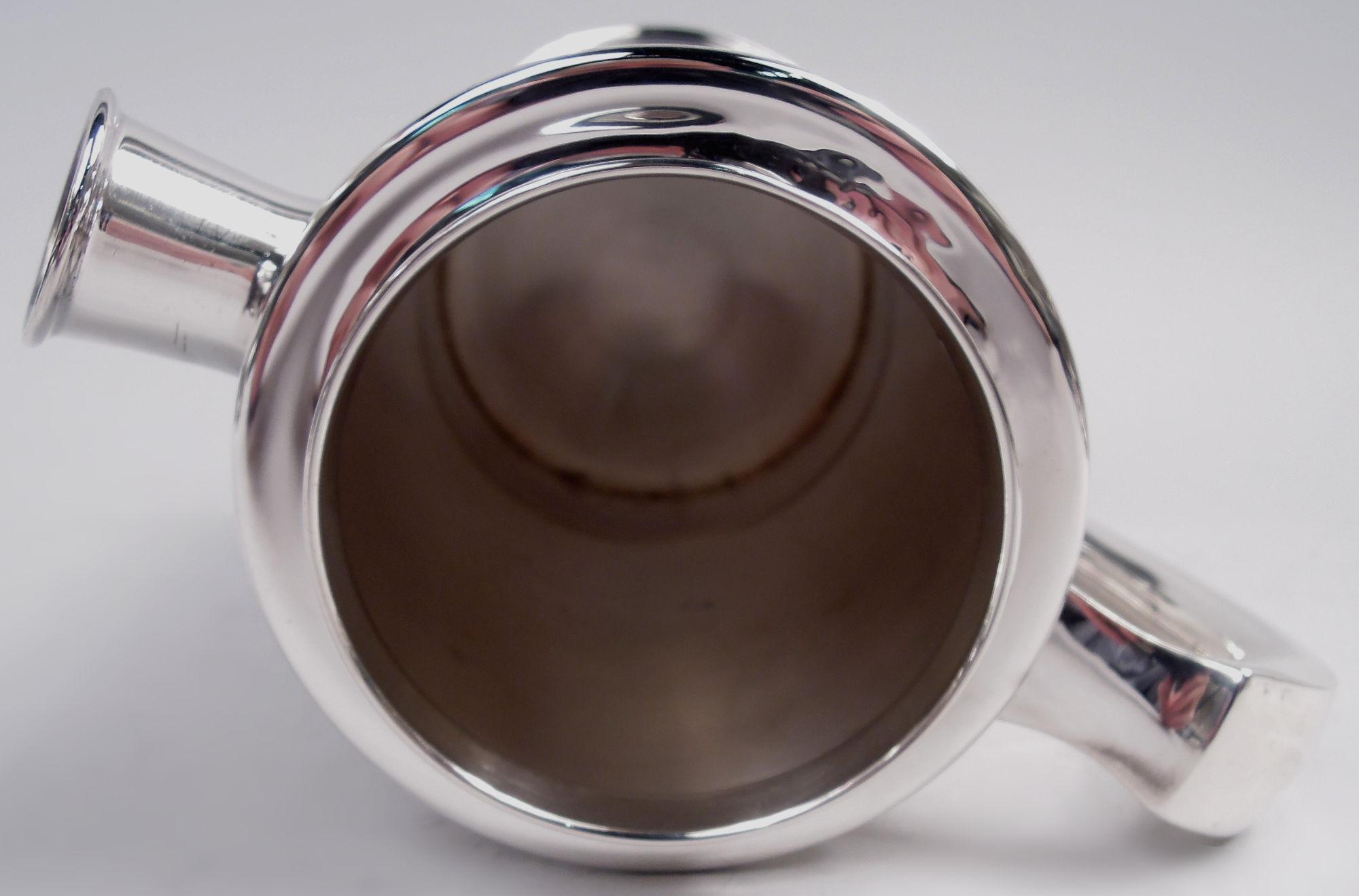 International Colonial Revival Sterling Silver Cocktail Shaker (Sterlingsilber) im Angebot