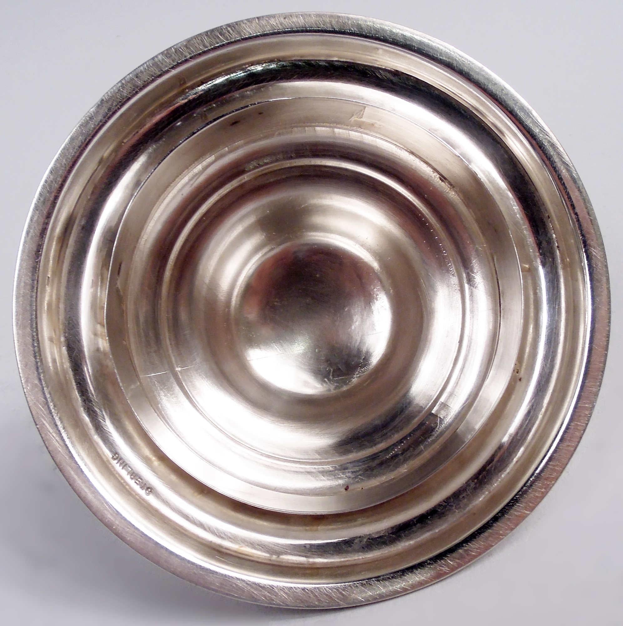 International Colonial Revival Sterling Silver Cocktail Shaker im Angebot 2