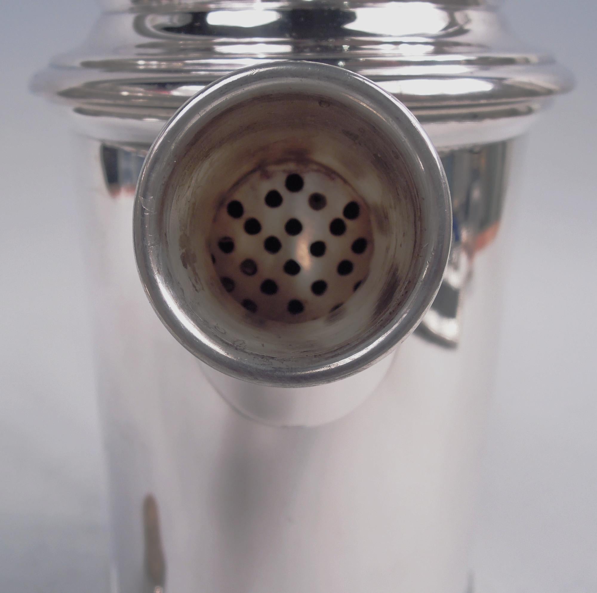 International Colonial Revival Sterling Silver Cocktail Shaker im Angebot 3