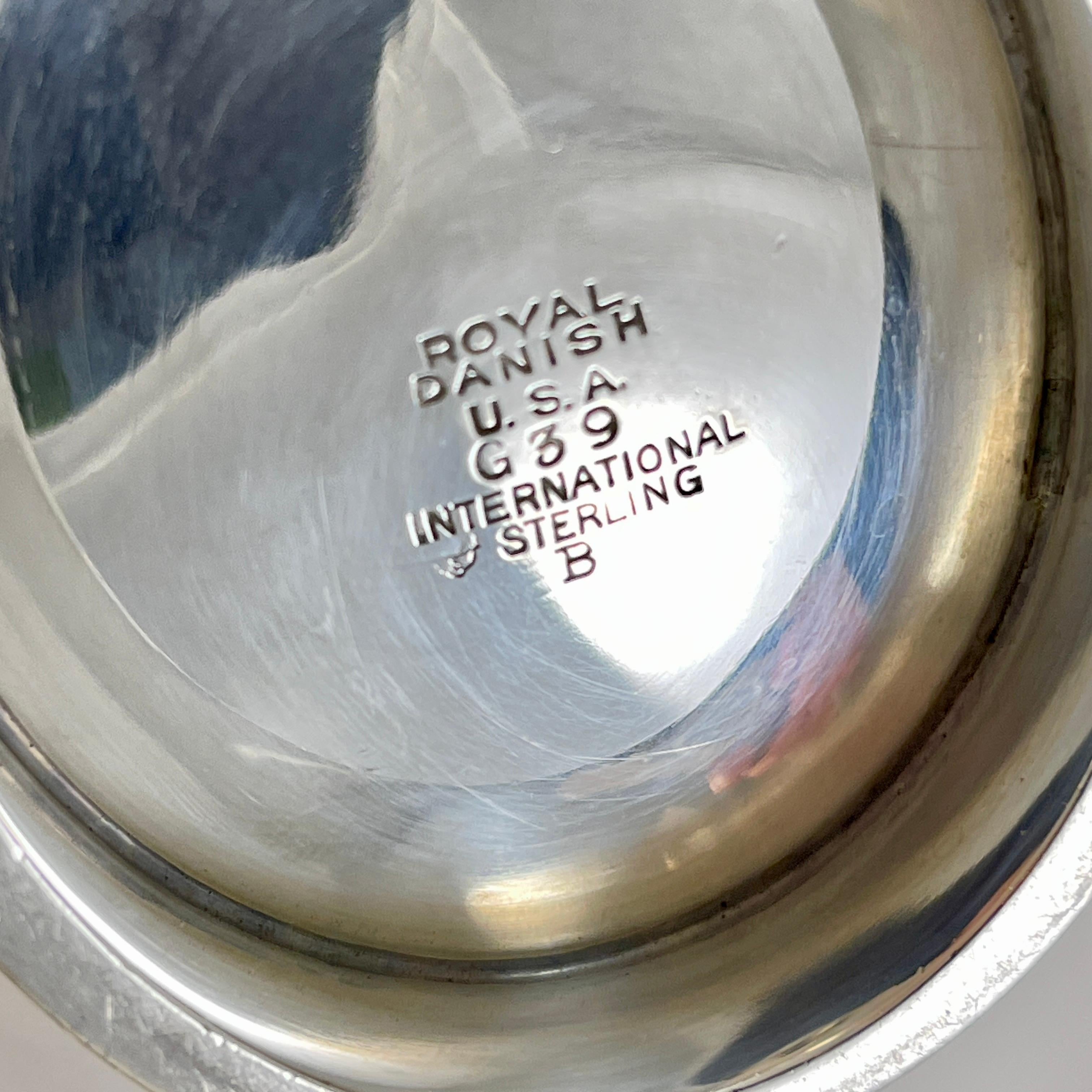 International Royal Danish Sterling Silver Gravy Boat on Stand en vente 4