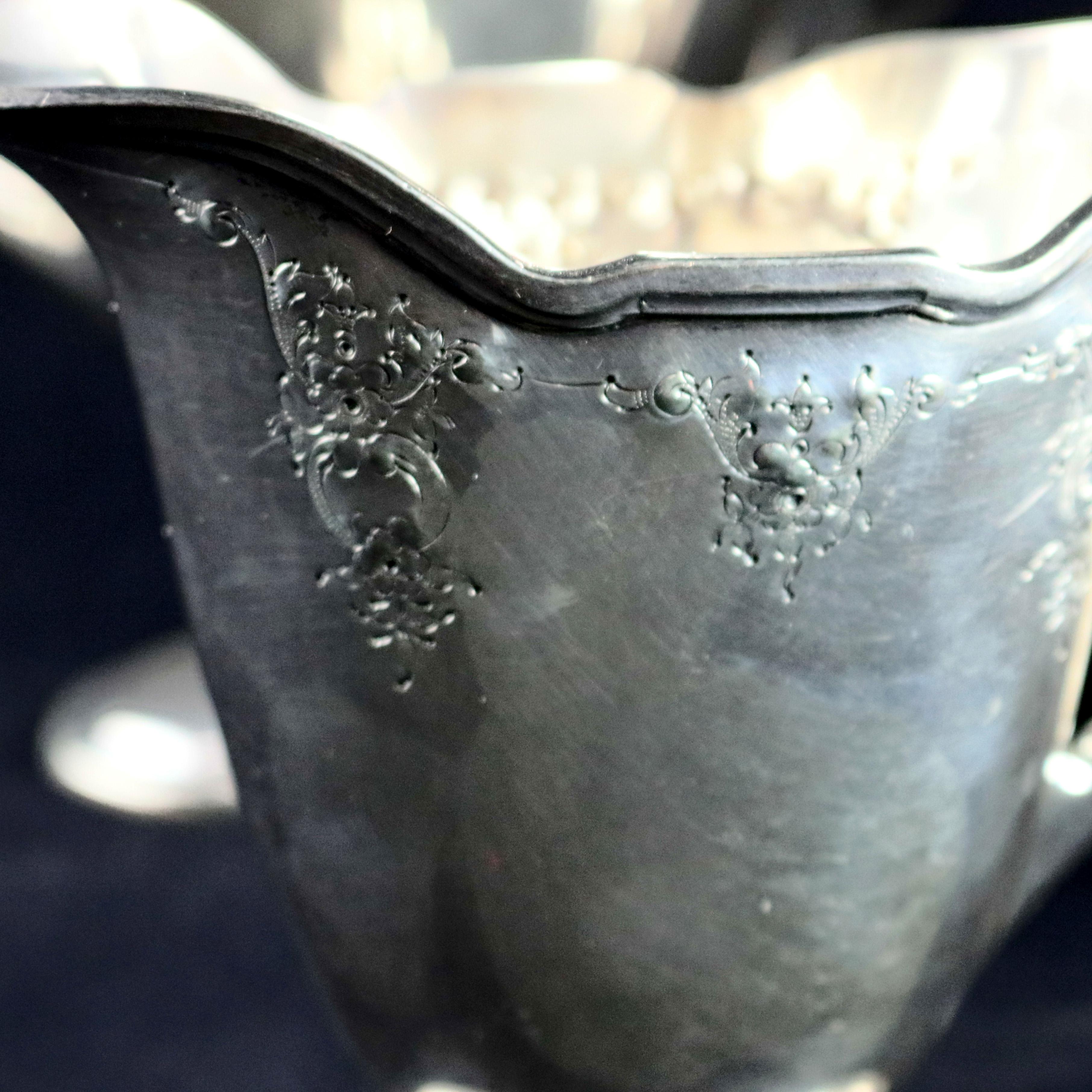 International Silver Co. Barbours English Regency Style Coffee and Tea Set In Good Condition In Big Flats, NY