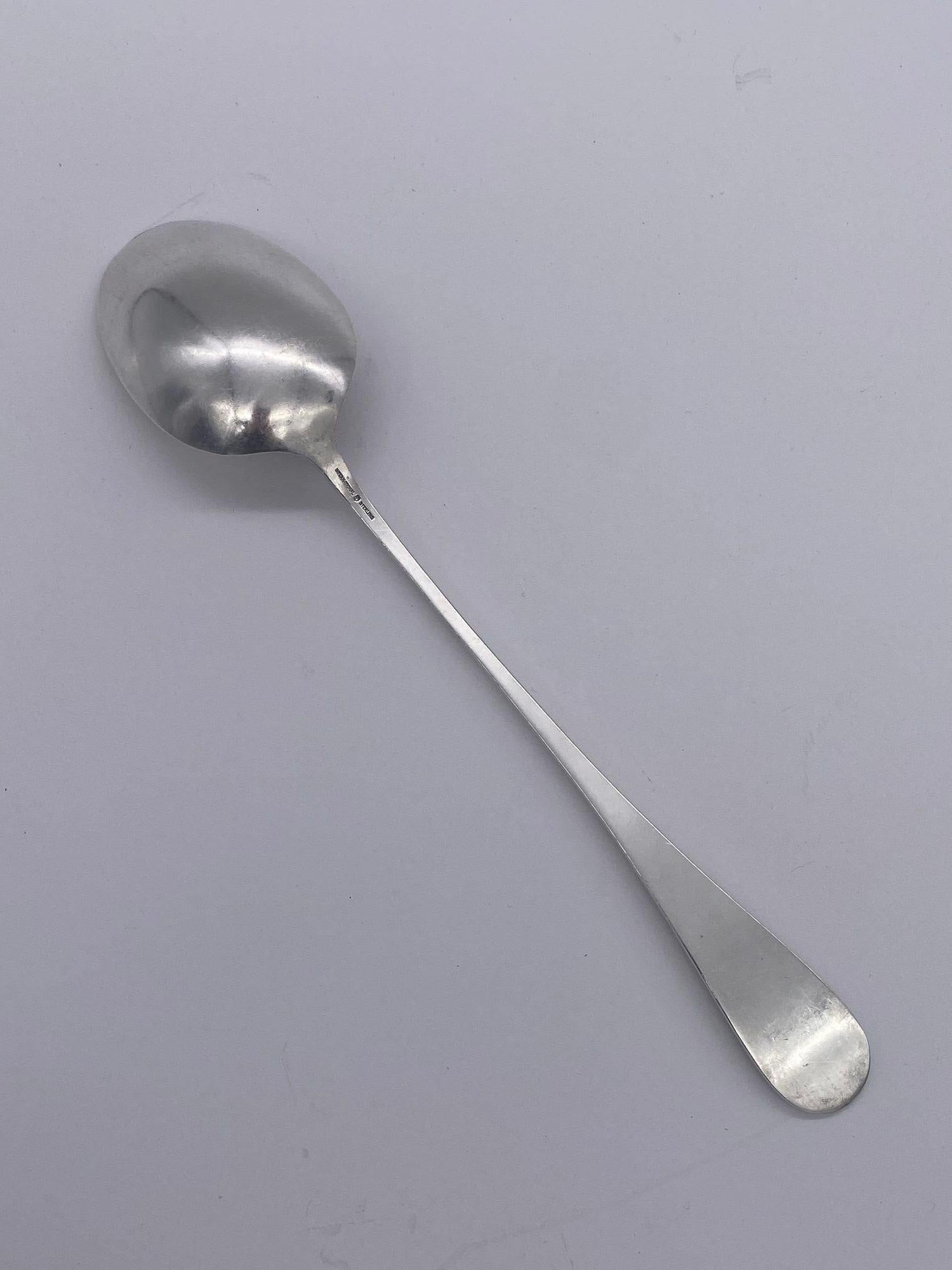 International Silver Comapany Vintage Stuffing Serving Spoon with Monogram H In Good Condition For Sale In Van Nuys, CA