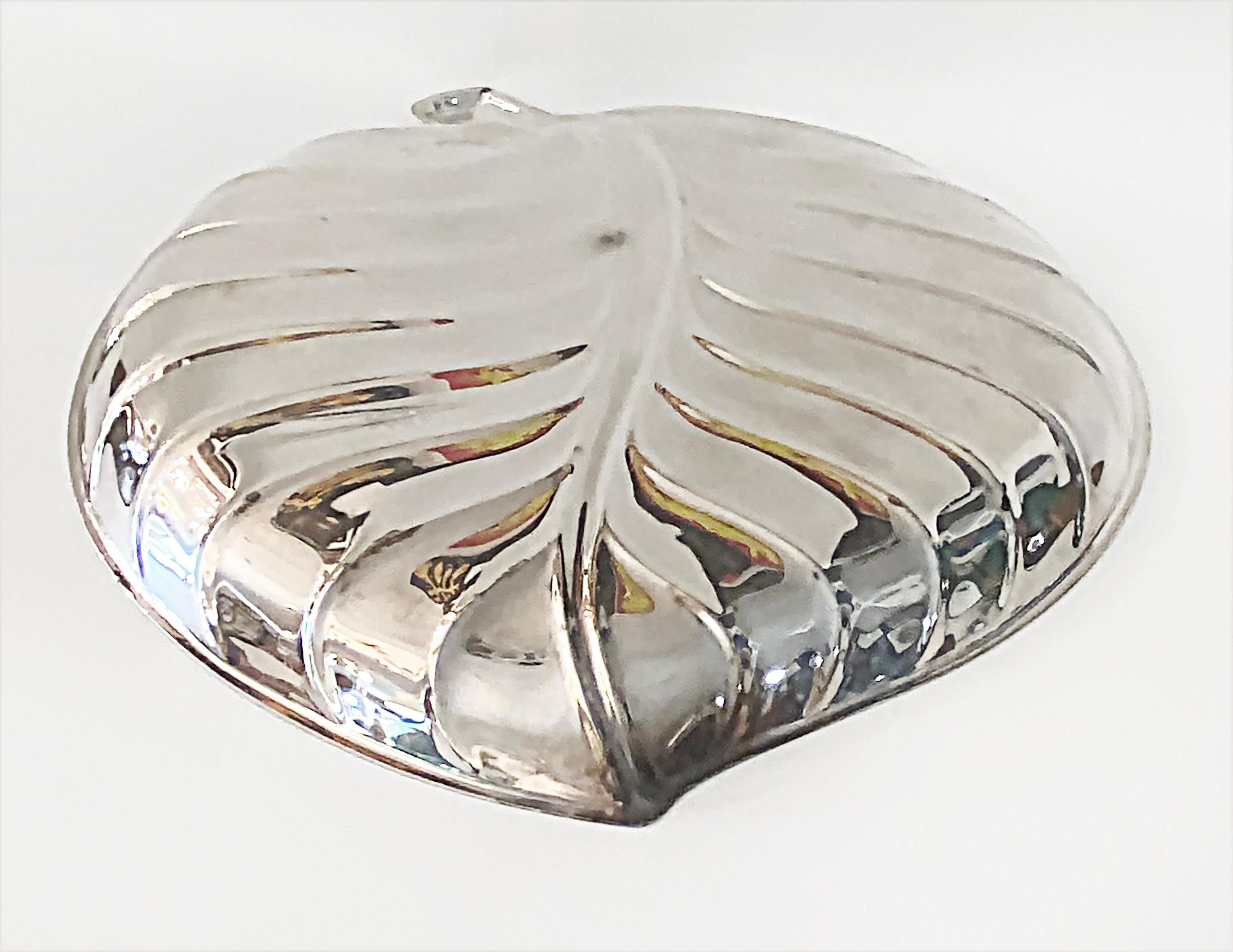 20ième siècle International Silver Leaf Plated Serving Tray, Mid-Late 20th Century, #8199 en vente