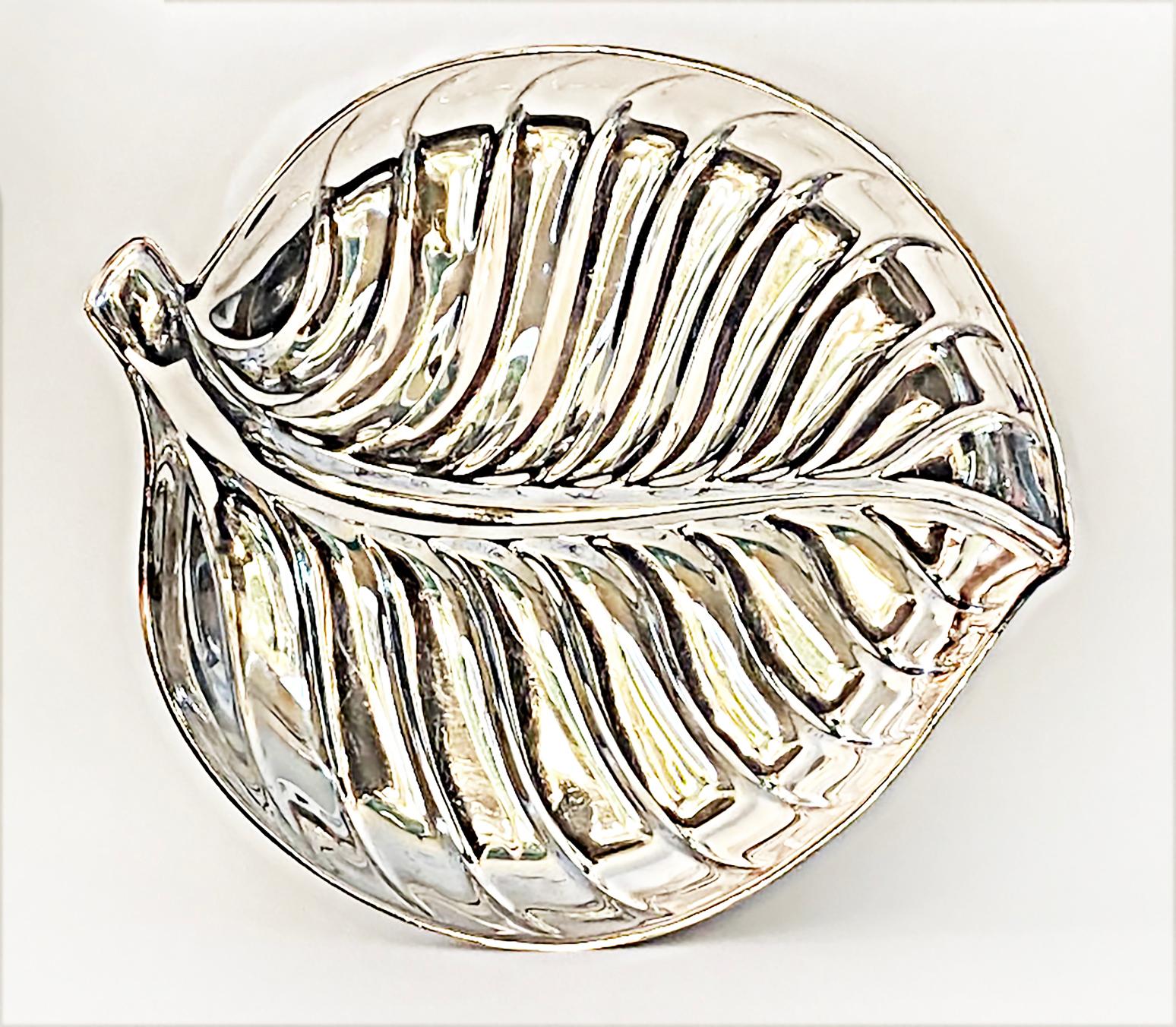 International Silver Leaf Plated Serving Tray, Mid-Late 20th Century, #8199 For Sale 2