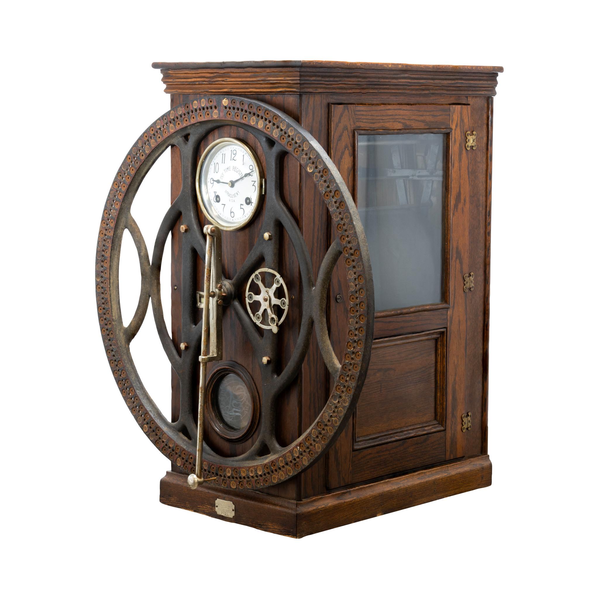 Orologio a quadrante con registrazione dell'ora internazionale in vendita 3