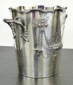 International Wilcox "Lady Mary" Ice/Champagne Bucket with 2 Handles Silverplate