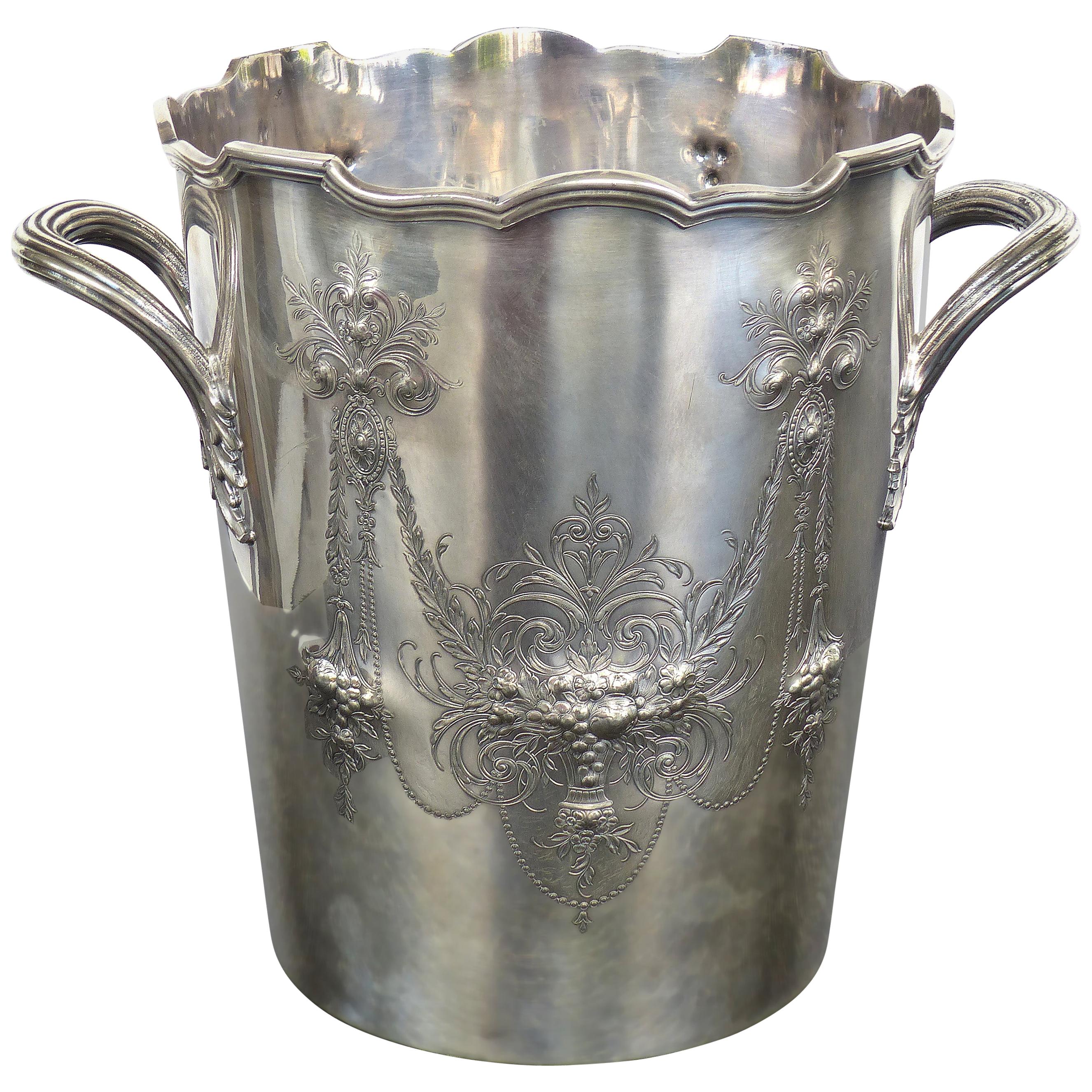 International Wilcox "Lady Mary" Ice/Champagne Bucket with 2 Handles Silverplate