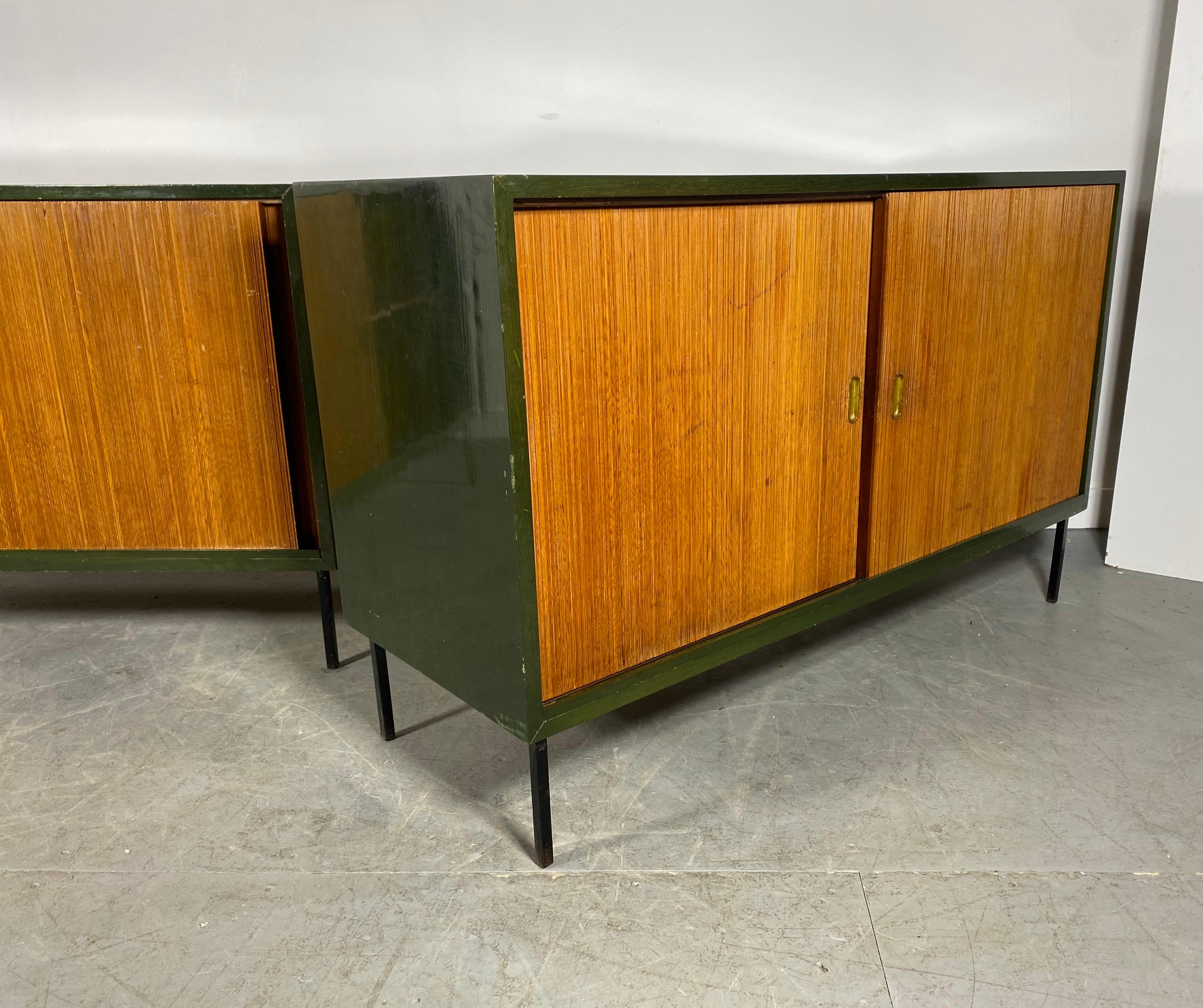 Interplan Unit 'K' Lacquered Sideboard by Robin Day for Hille, 1950s For Sale 5