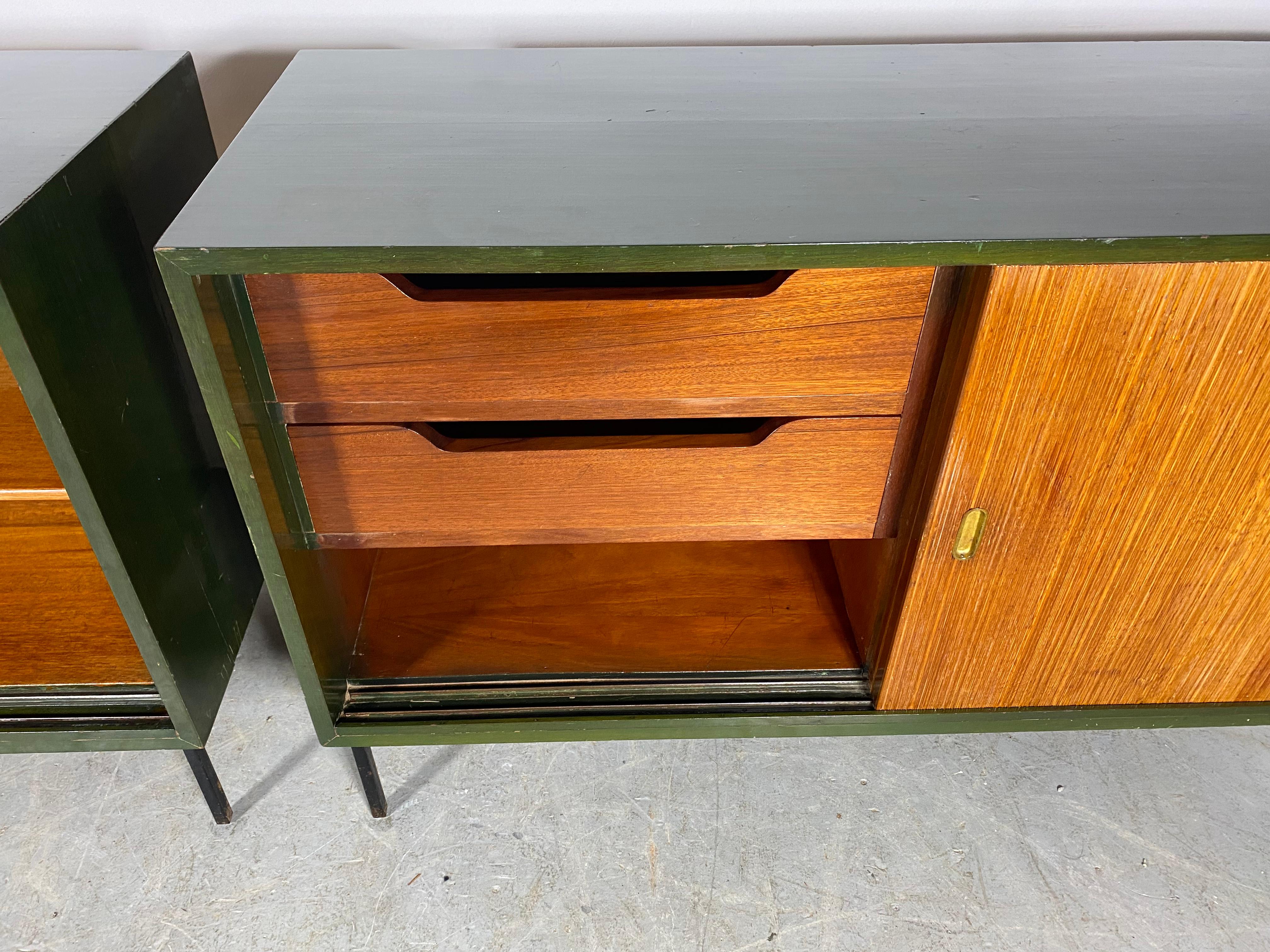 Interplan Unit 'K' Lacquered Sideboard by Robin Day for Hille, 1950s For Sale 9