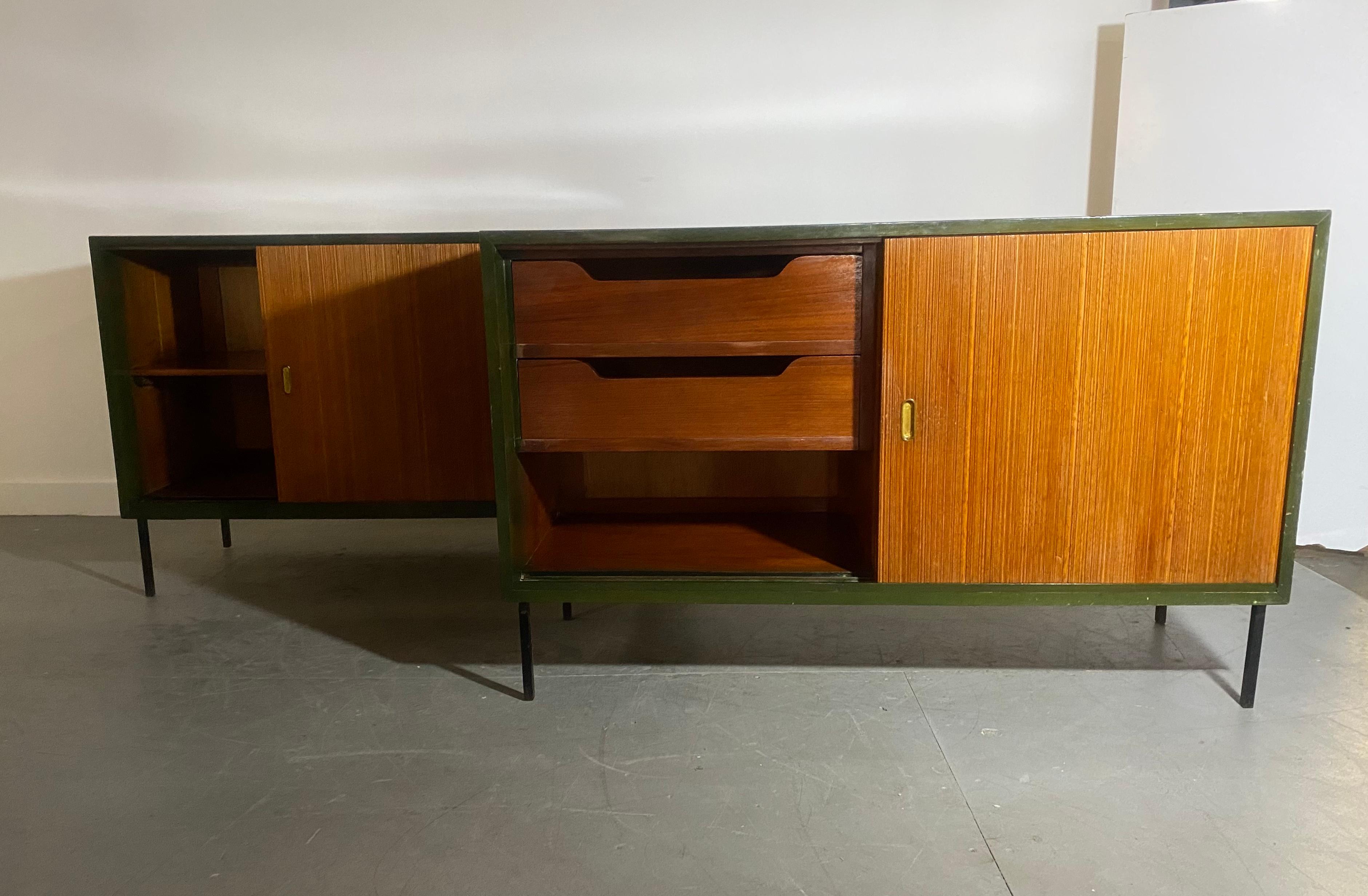 English Interplan Unit 'K' Lacquered Sideboard by Robin Day for Hille, 1950s For Sale