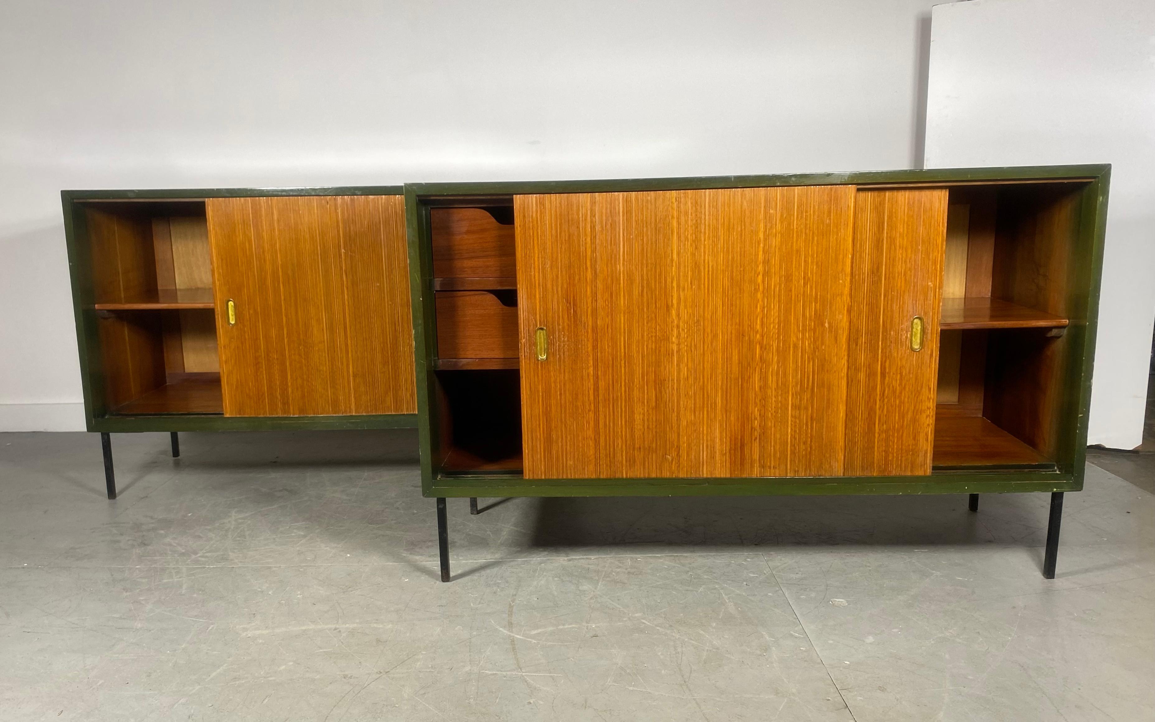 Interplan Unit 'K' Lacquered Sideboard by Robin Day for Hille, 1950s In Fair Condition For Sale In Buffalo, NY